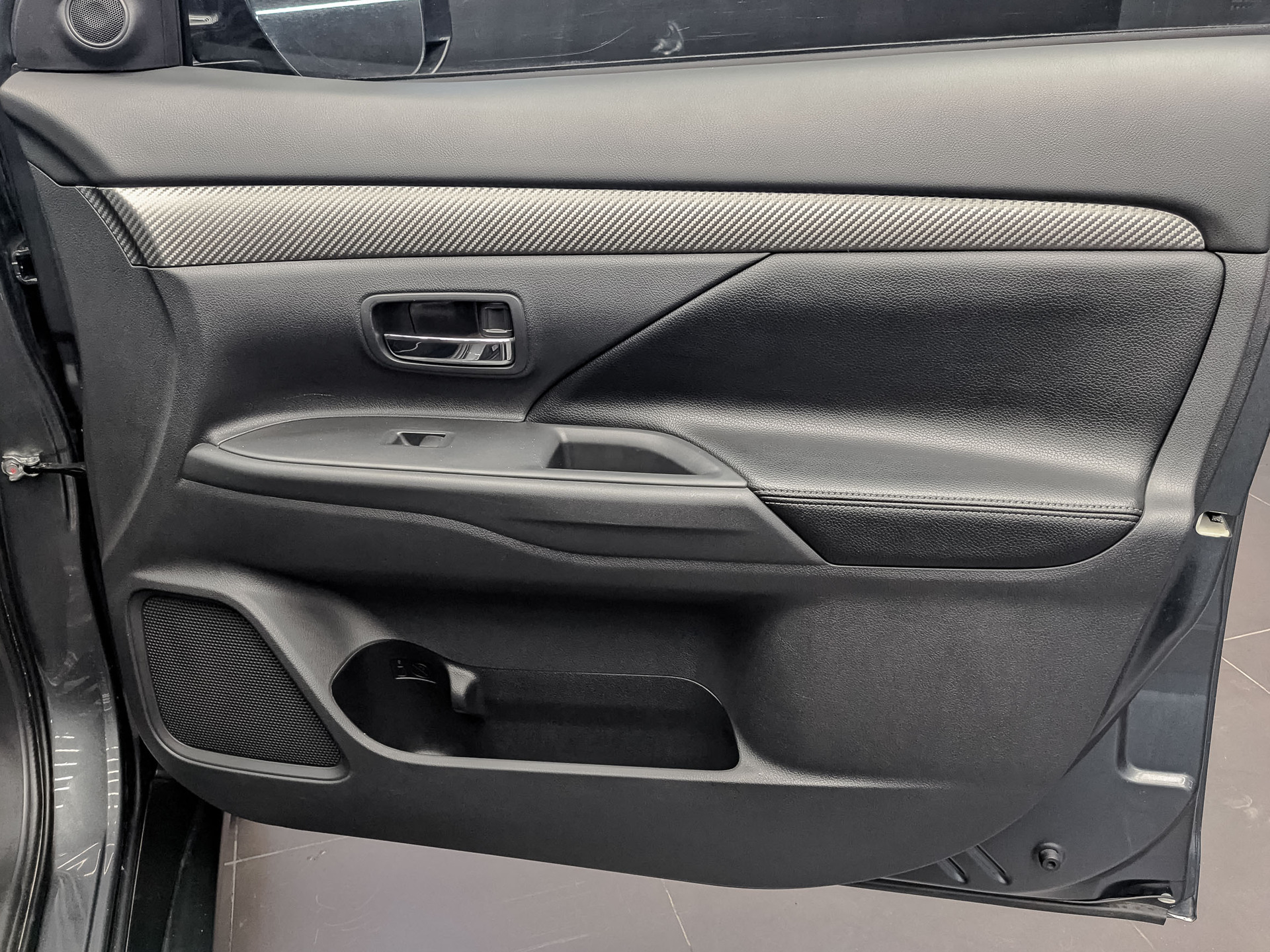 MITSUBISHI Outlander 2.40 (167 л.с), автомат, 2013, пробег 76 575 км