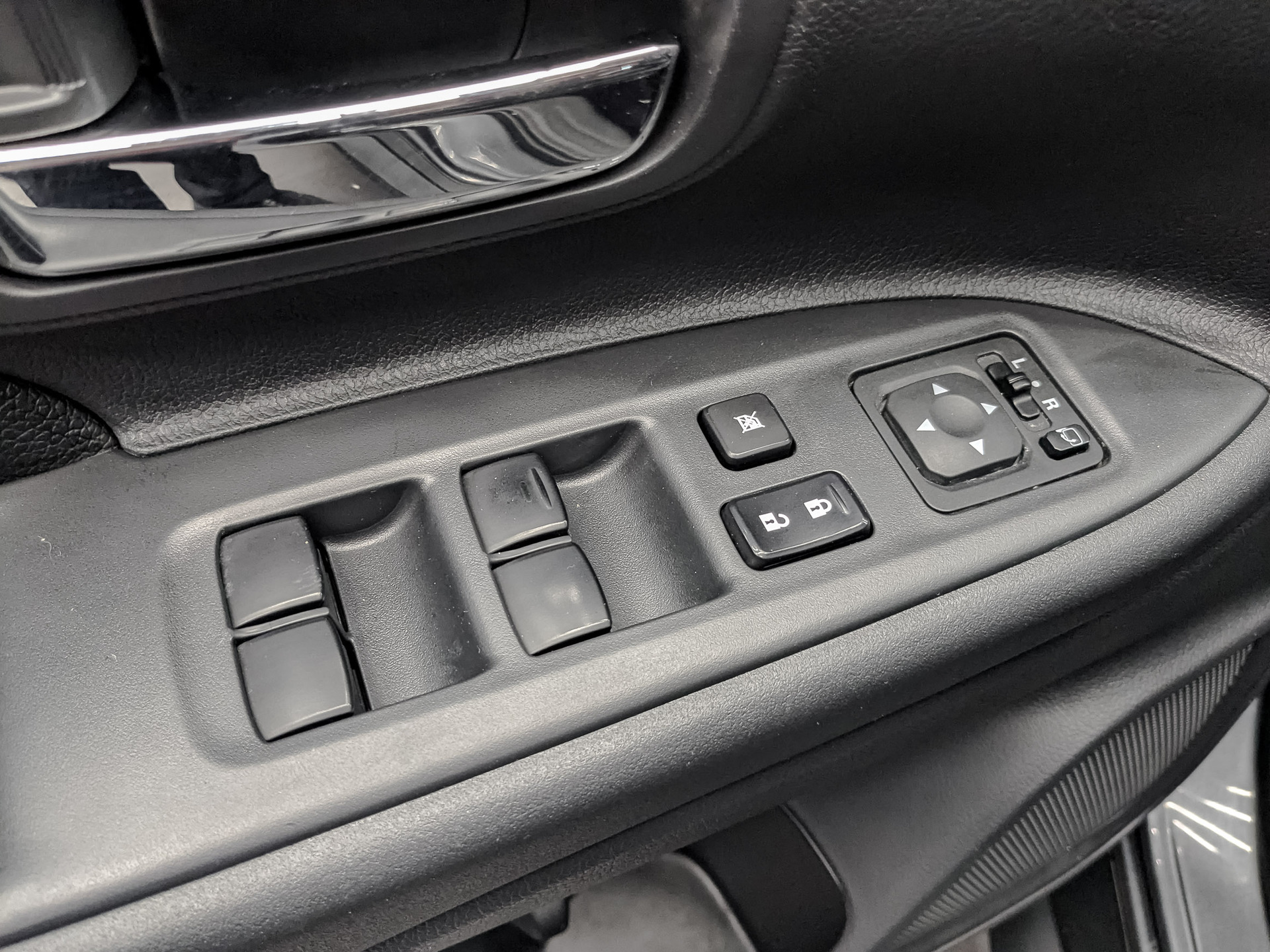 MITSUBISHI Outlander 2.40 (167 л.с), автомат, 2013, пробег 76 575 км