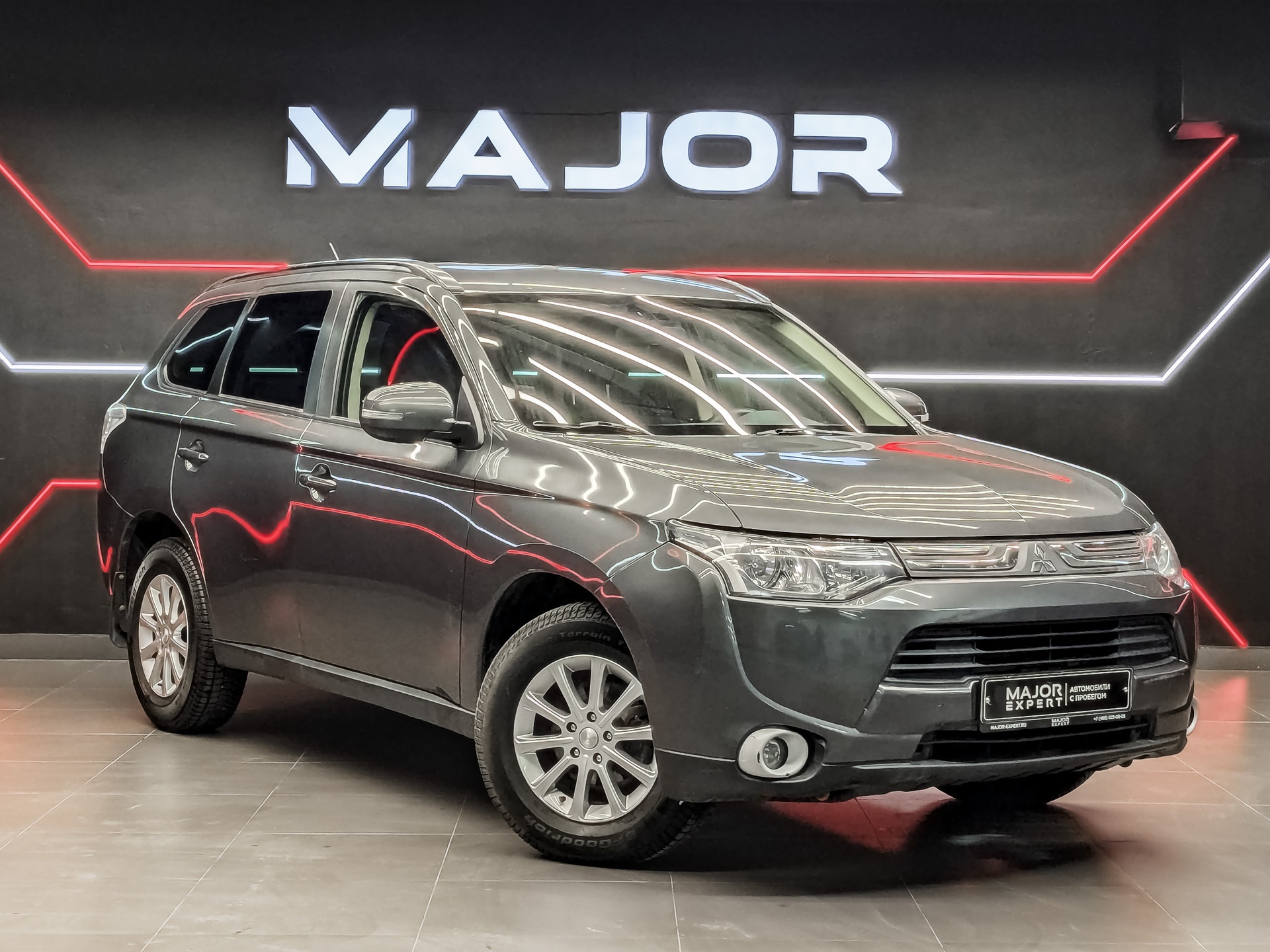 MITSUBISHI Outlander 2.40 (167 л.с), автомат, 2013, пробег 76 575 км