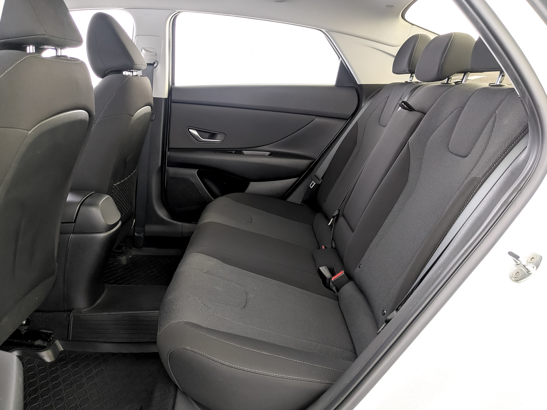 HYUNDAI Elantra 1.60 (128 л.с), автомат, 2022, пробег 42 343 км