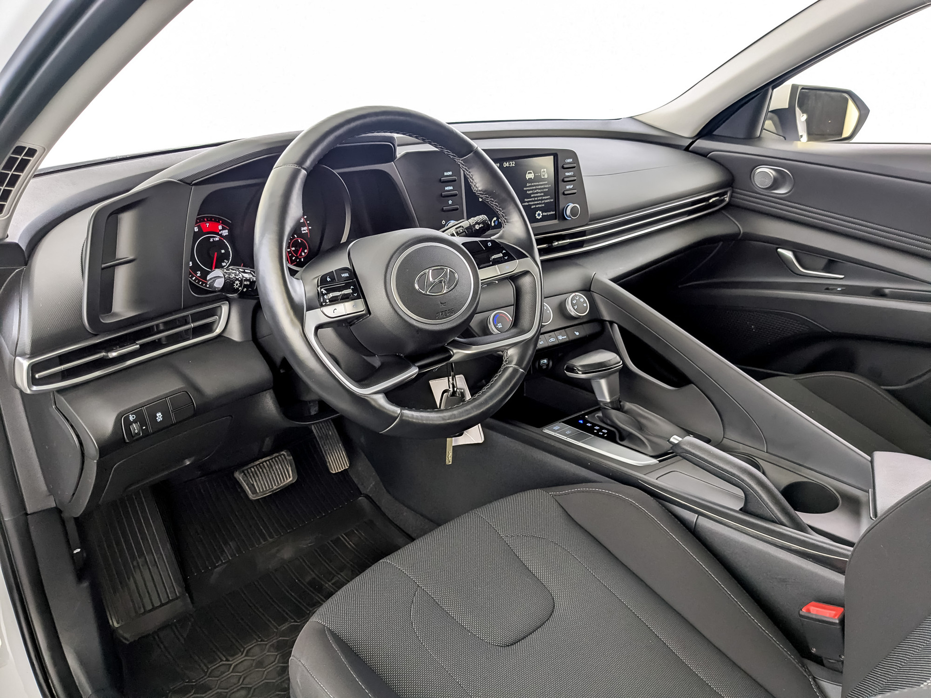HYUNDAI Elantra 1.60 (128 л.с), автомат, 2022, пробег 42 343 км