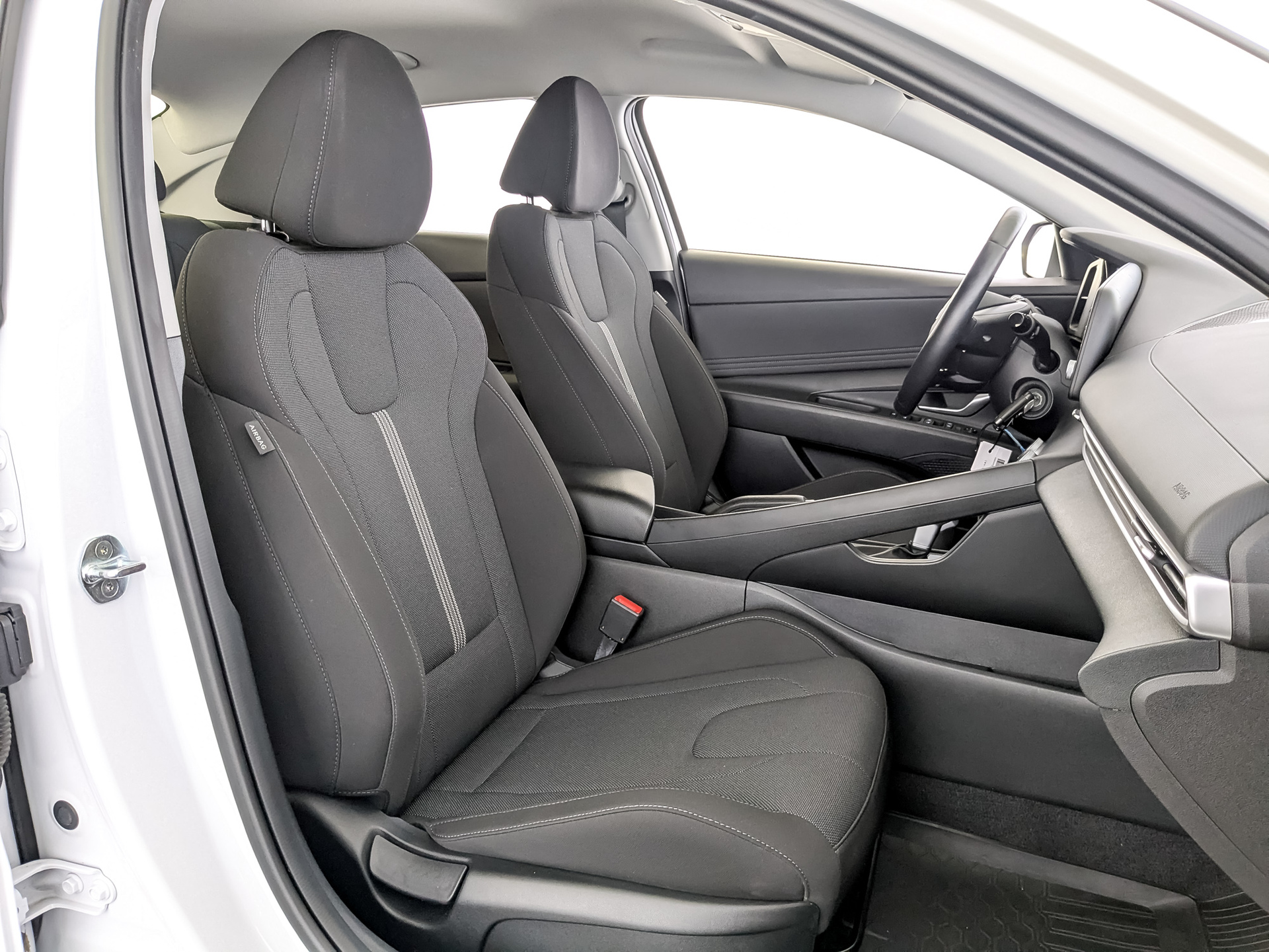 HYUNDAI Elantra 1.60 (128 л.с), автомат, 2022, пробег 42 343 км