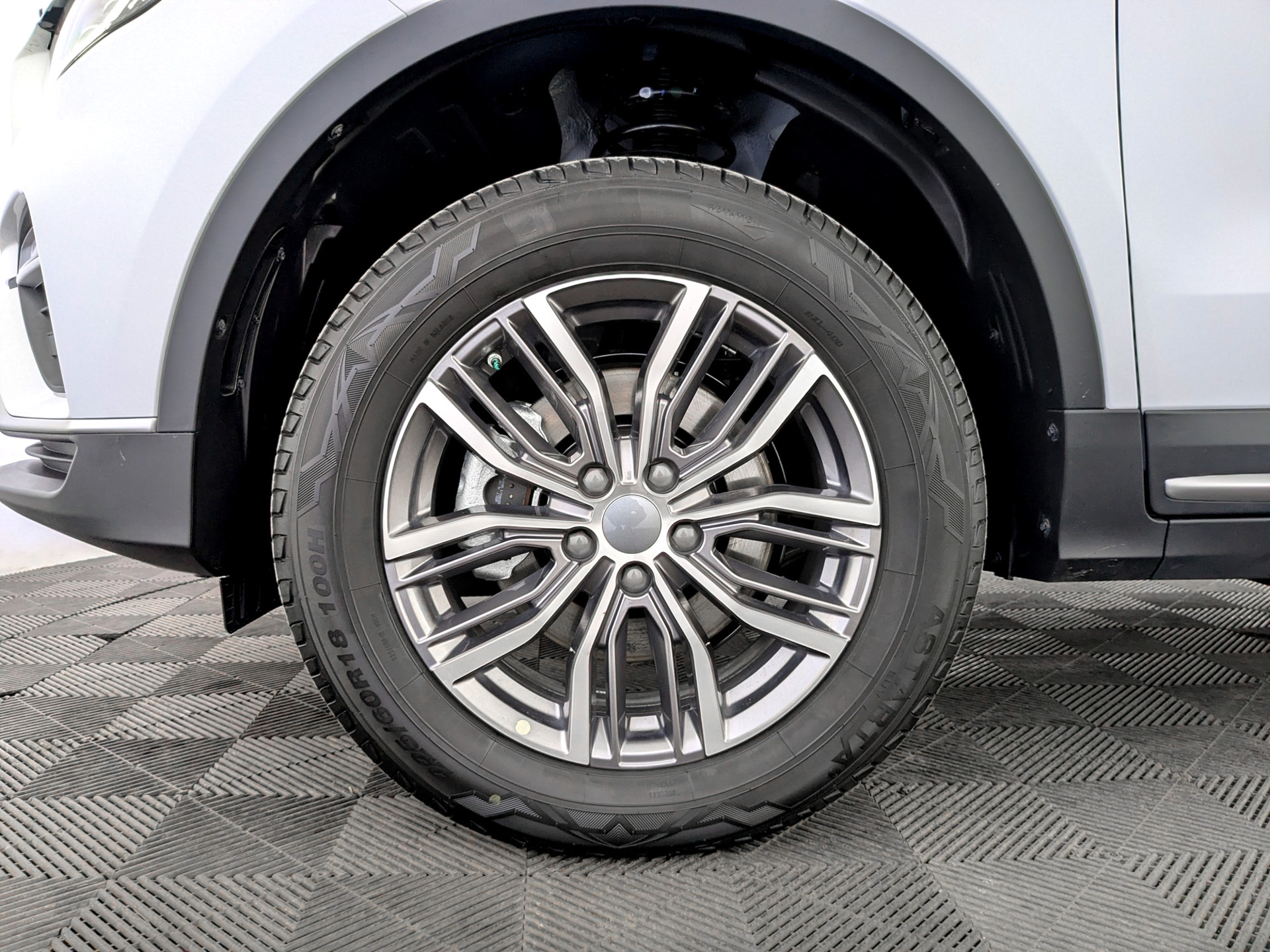 Фото Belgee X70 FL Prestige 1.5T/150 7RT 4WD