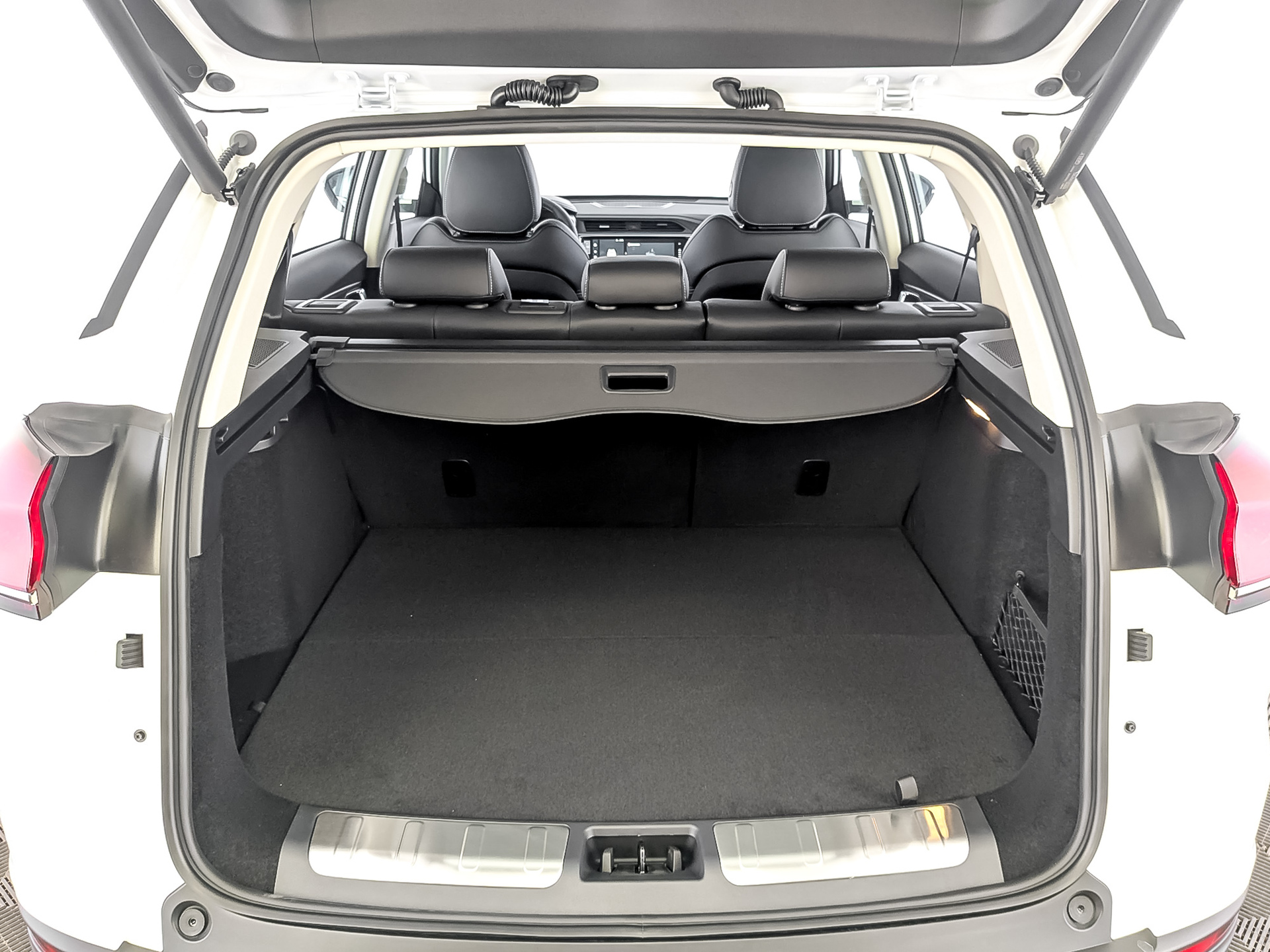 Фото Belgee X70 FL Prestige 1.5T/150 7RT 4WD