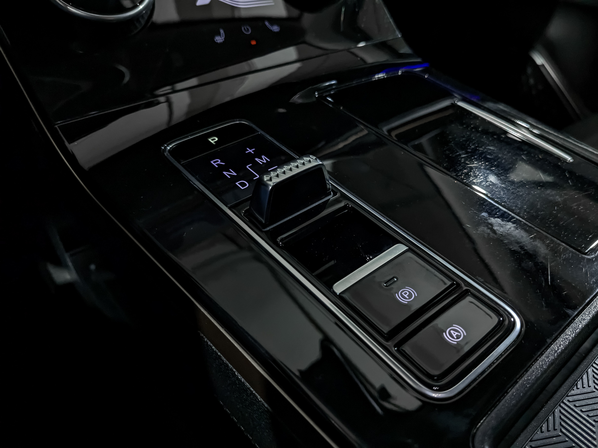 EXEED LX 1.50 (147 л.с), автомат, 2022, пробег 44 112 км