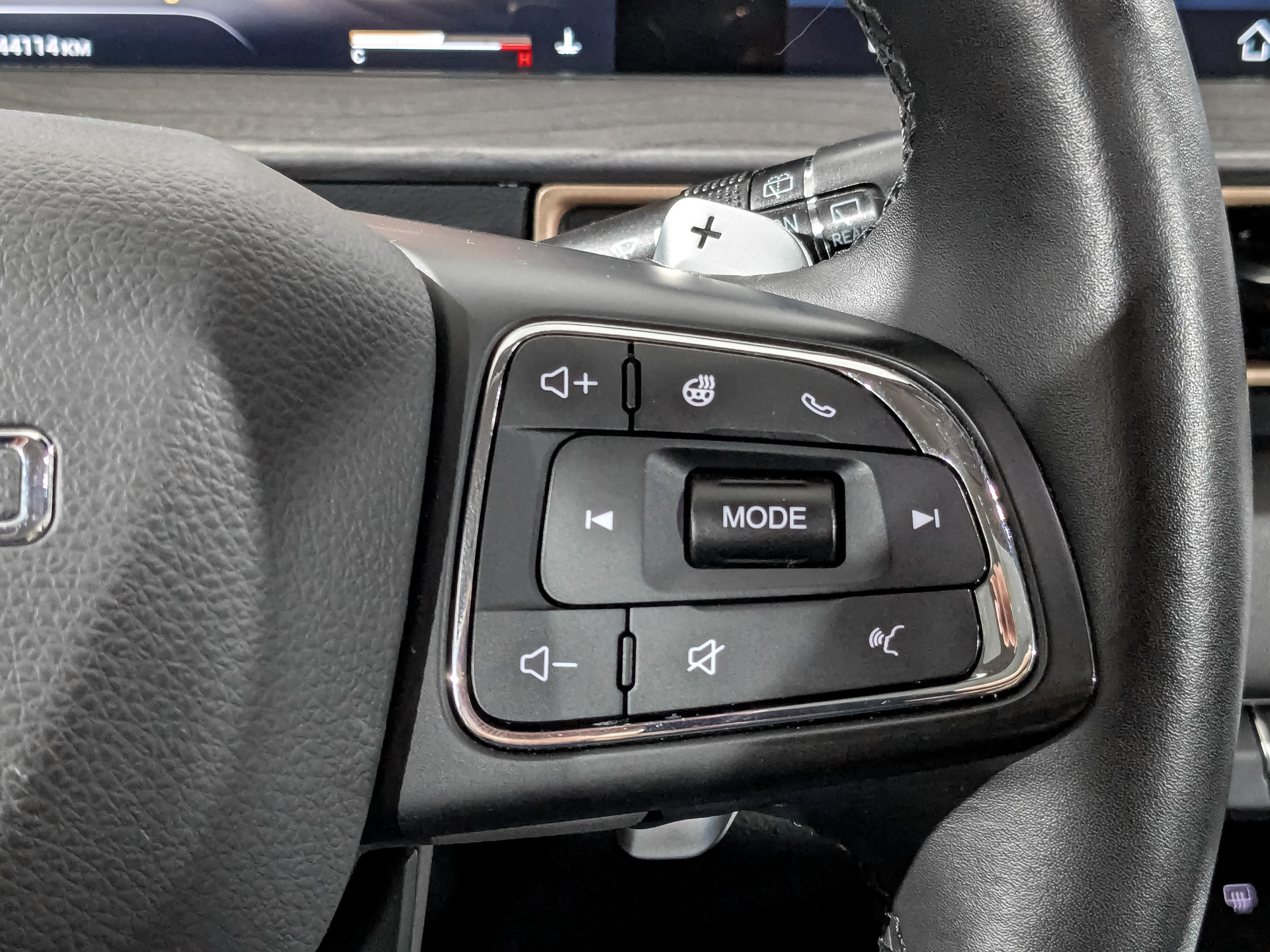EXEED LX 1.50 (147 л.с), автомат, 2022, пробег 44 112 км