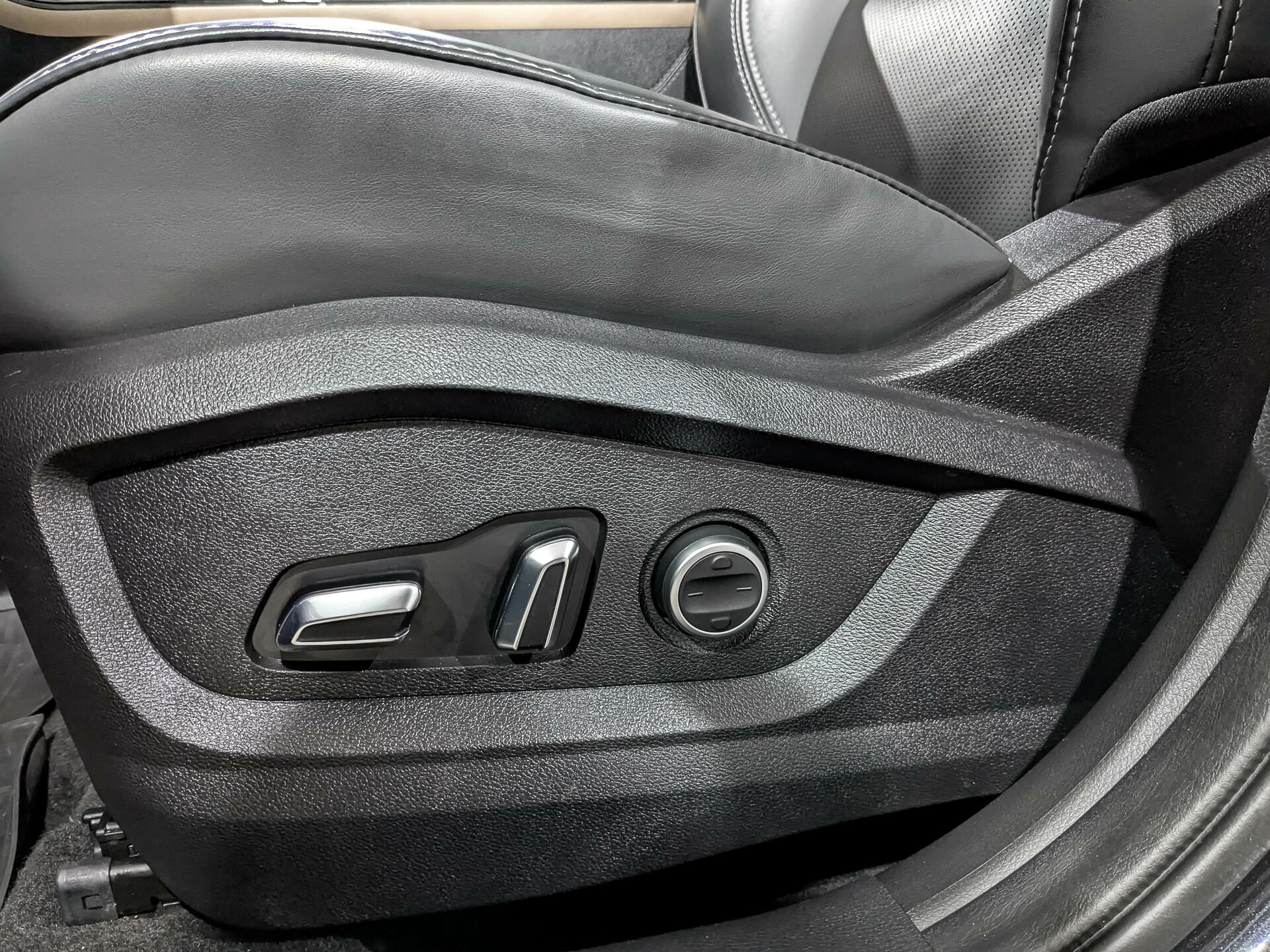 EXEED LX 1.50 (147 л.с), автомат, 2022, пробег 44 112 км