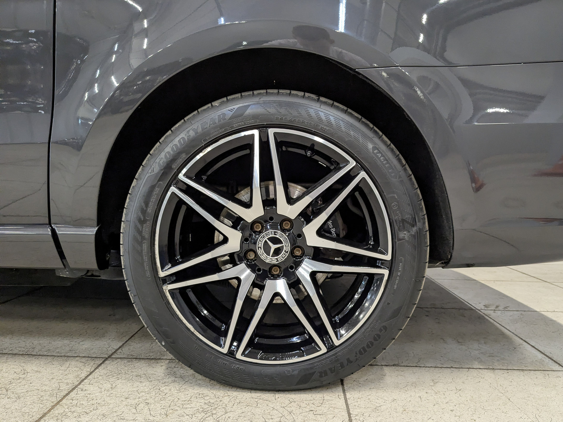 MERCEDES-BENZ V-Класс 1.90 (237 л.с), автомат, 2022, пробег 92 109 км