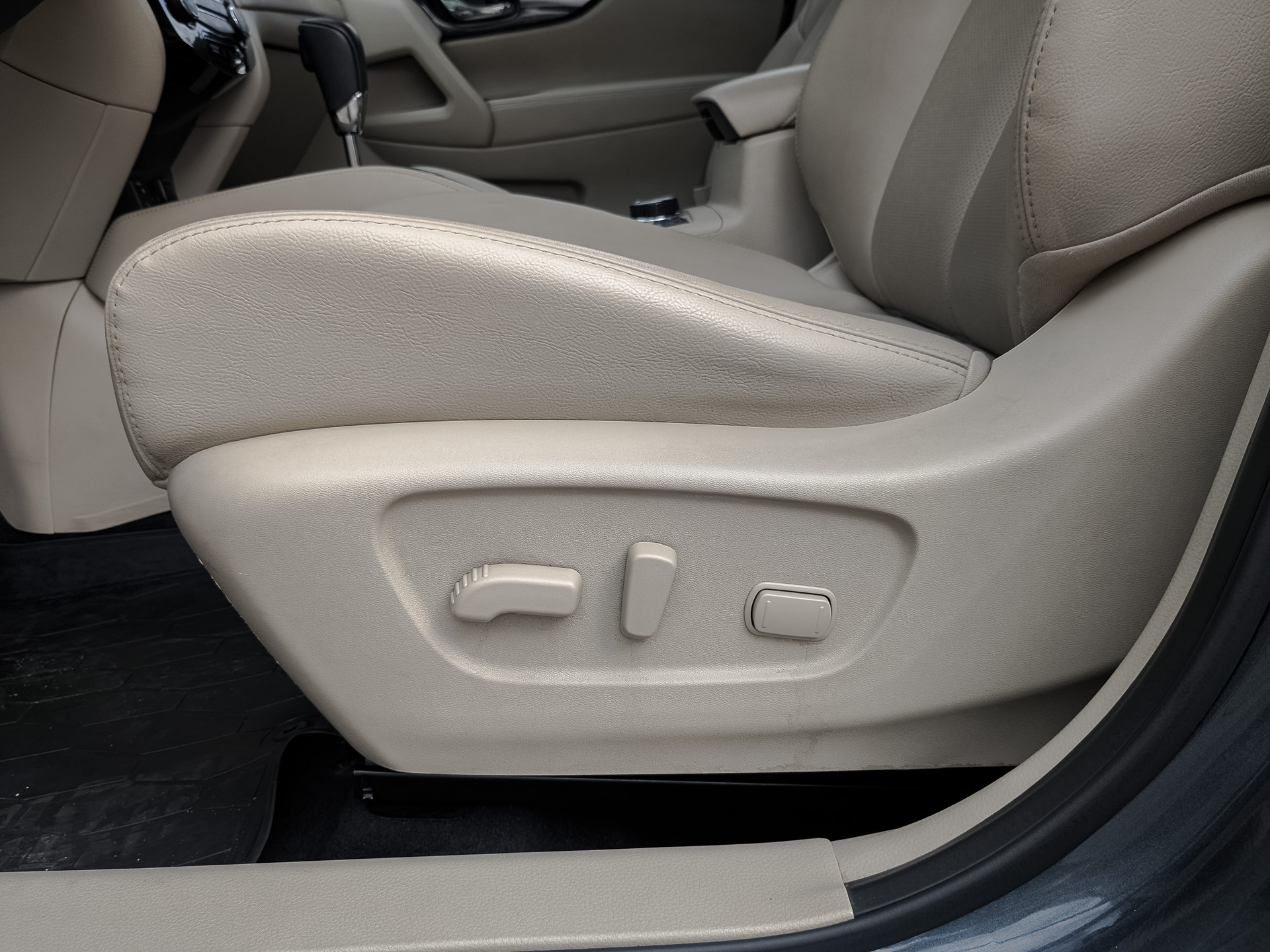 NISSAN X-Trail 2.00 (144 л.с), автомат, 2020, пробег 108 096 км