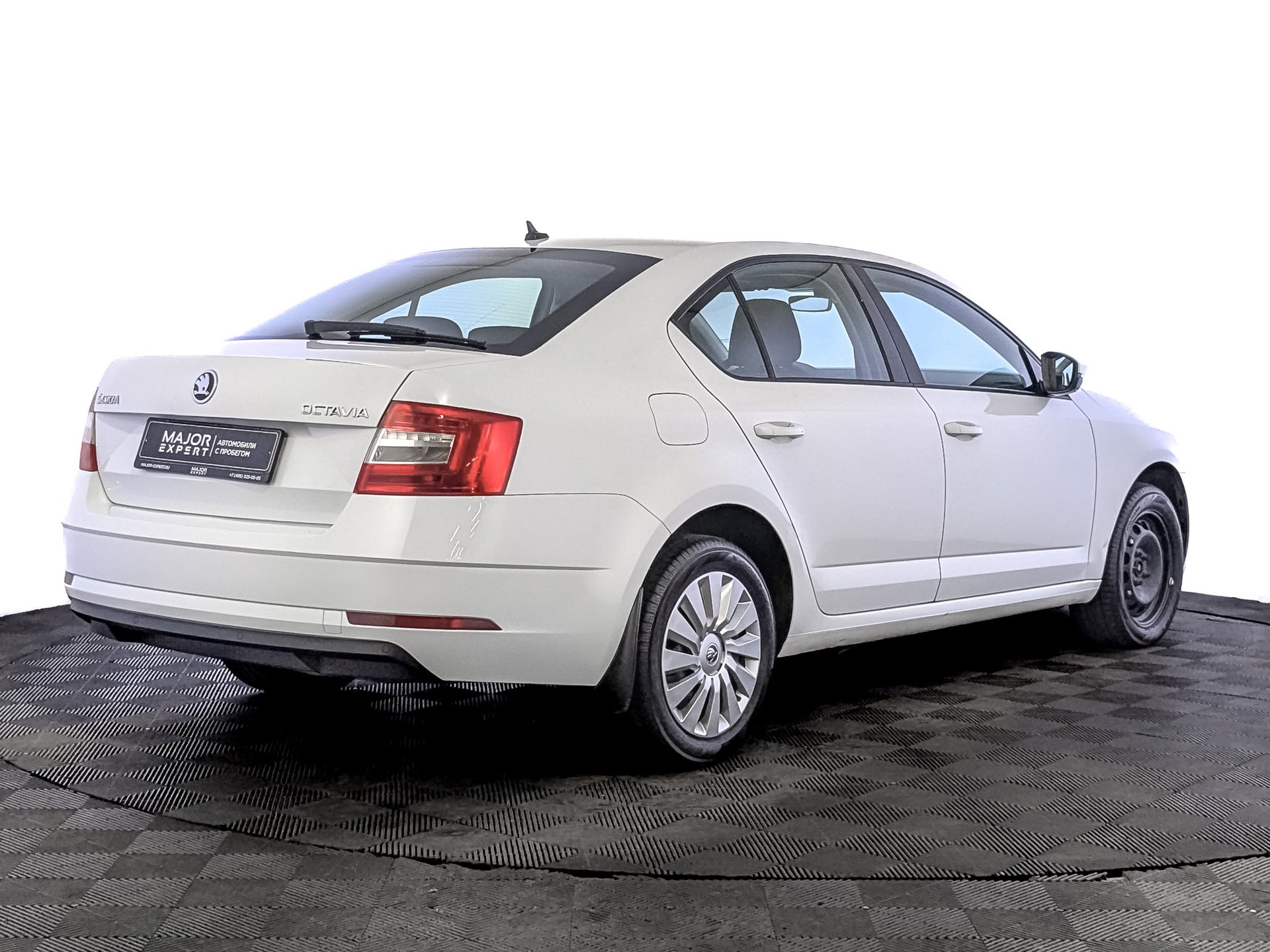 SKODA Octavia 1.60 (110 л.с), автомат, 2020, пробег 122 569 км