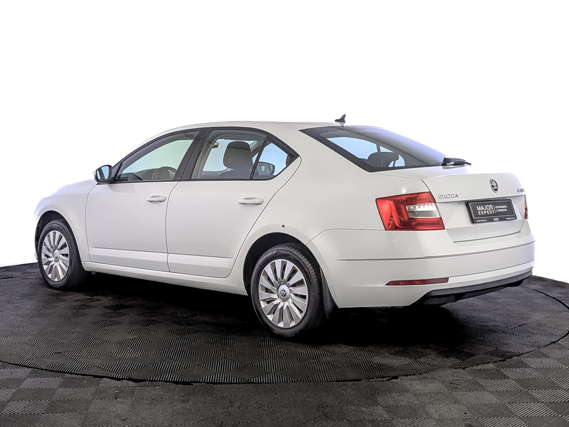 SKODA Octavia 1.60 (110 л.с), автомат, 2020, пробег 122 569 км