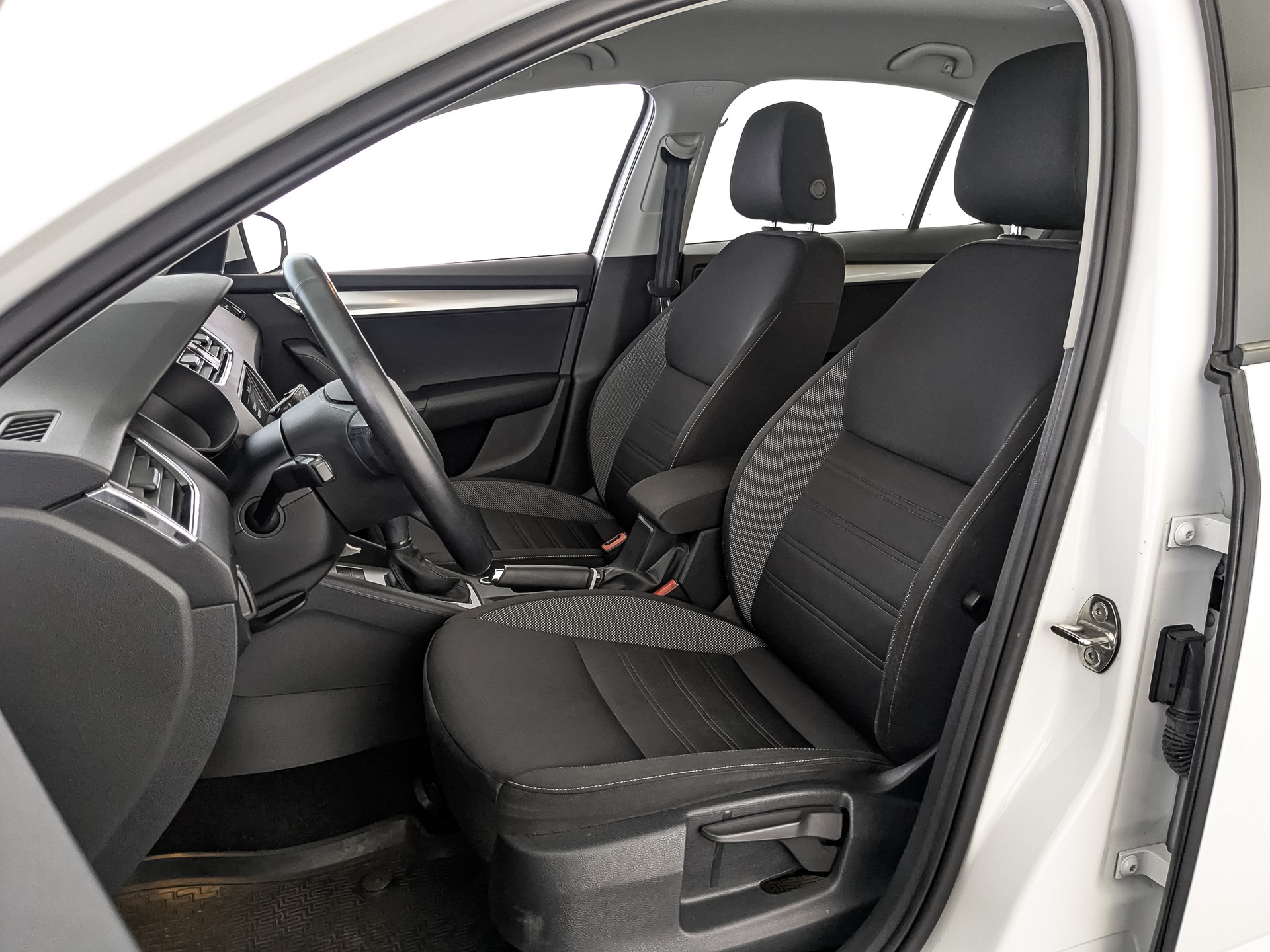 SKODA Octavia 1.60 (110 л.с), автомат, 2020, пробег 122 569 км