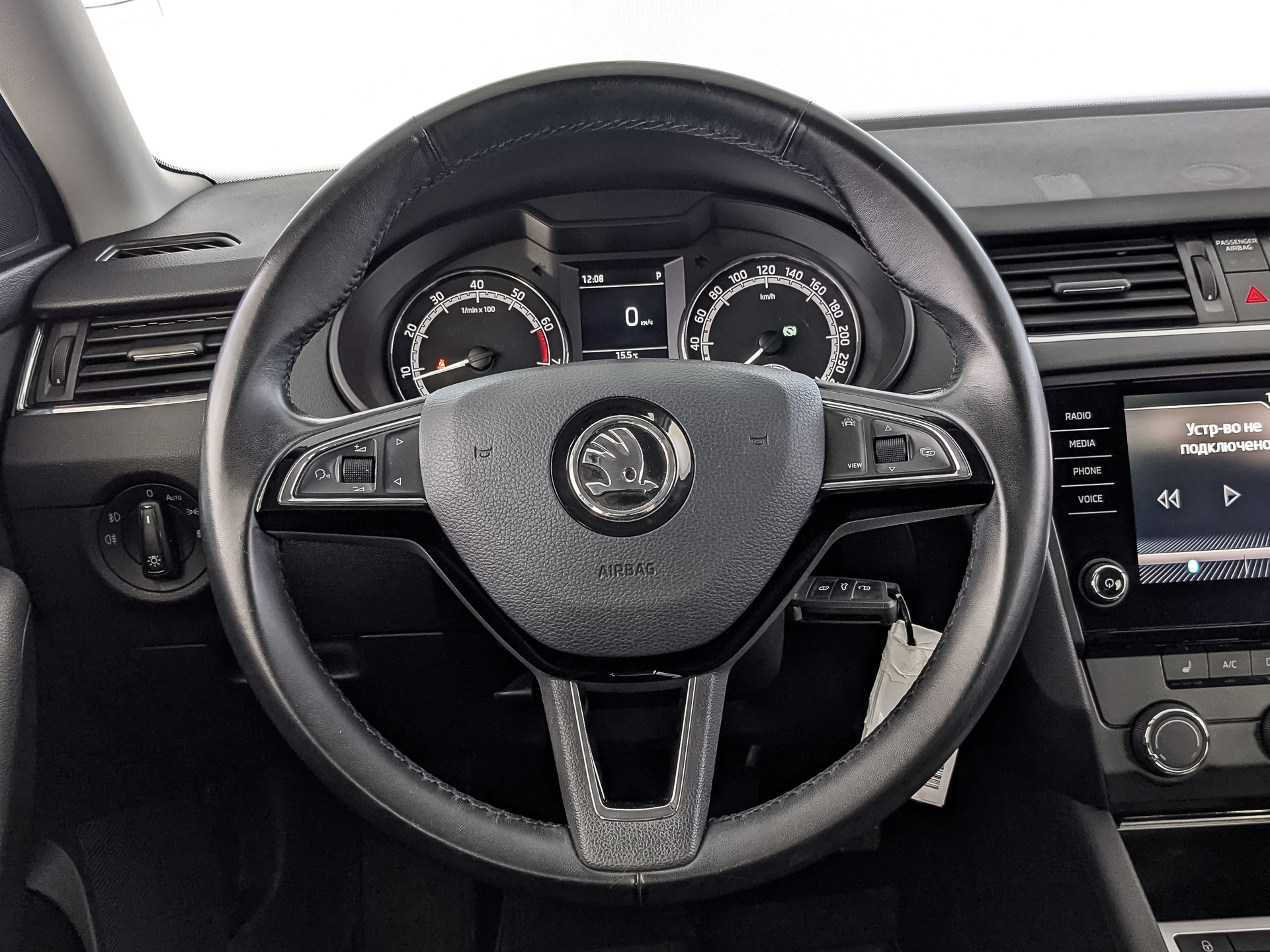 SKODA Octavia 1.60 (110 л.с), автомат, 2020, пробег 122 569 км