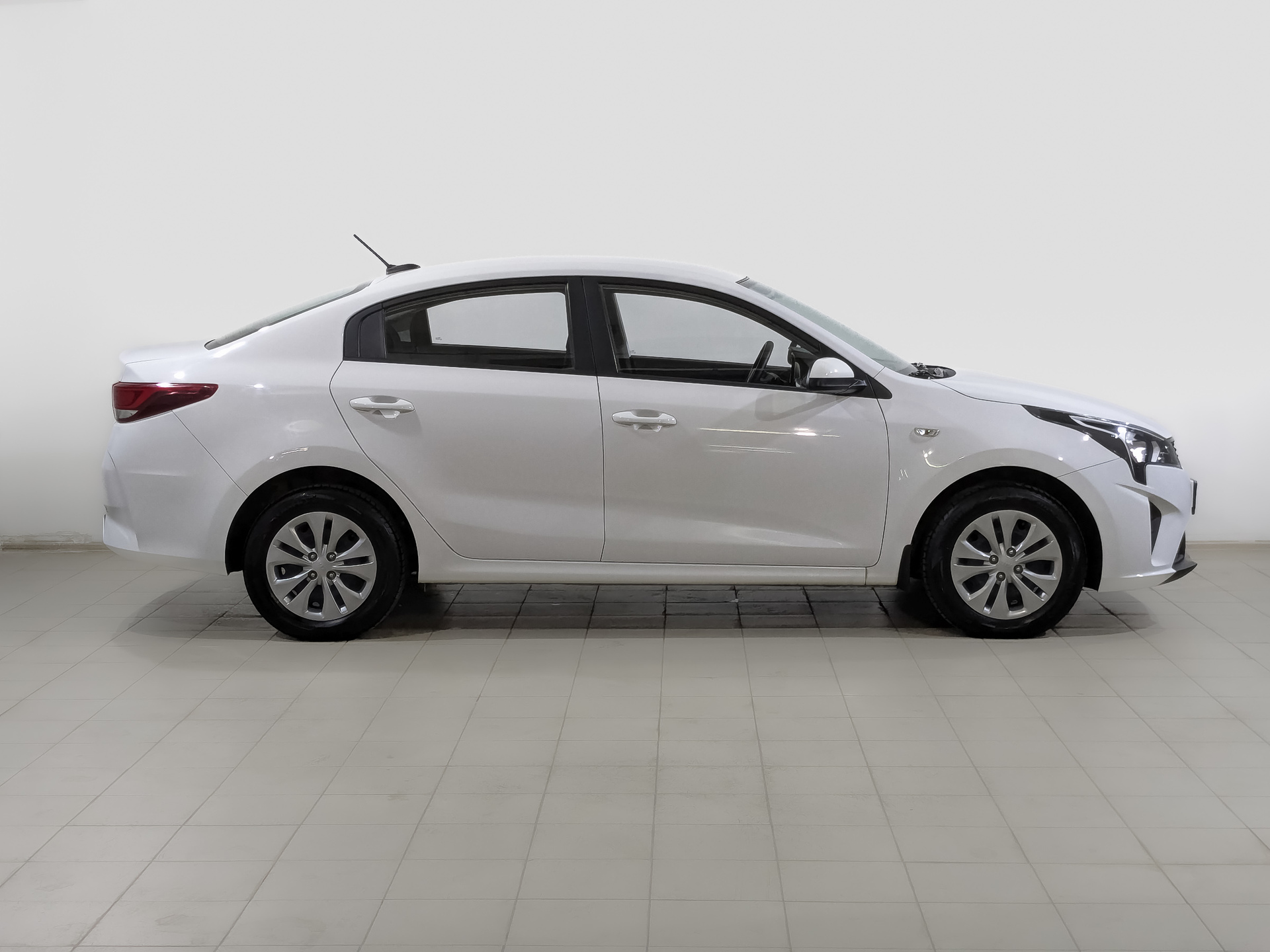 KIA Rio 1.60 (123 л.с), автомат, 2021, пробег 35 810 км