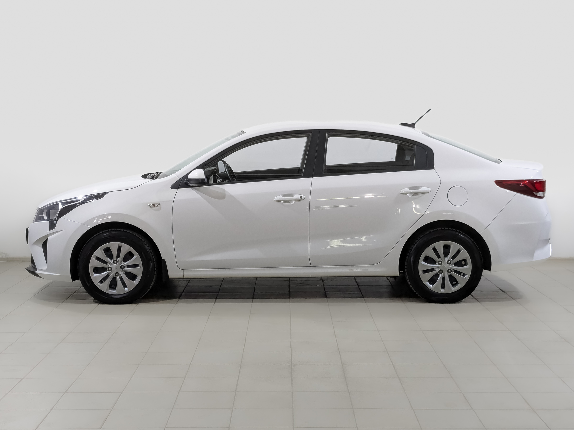 KIA Rio 1.60 (123 л.с), автомат, 2021, пробег 35 810 км