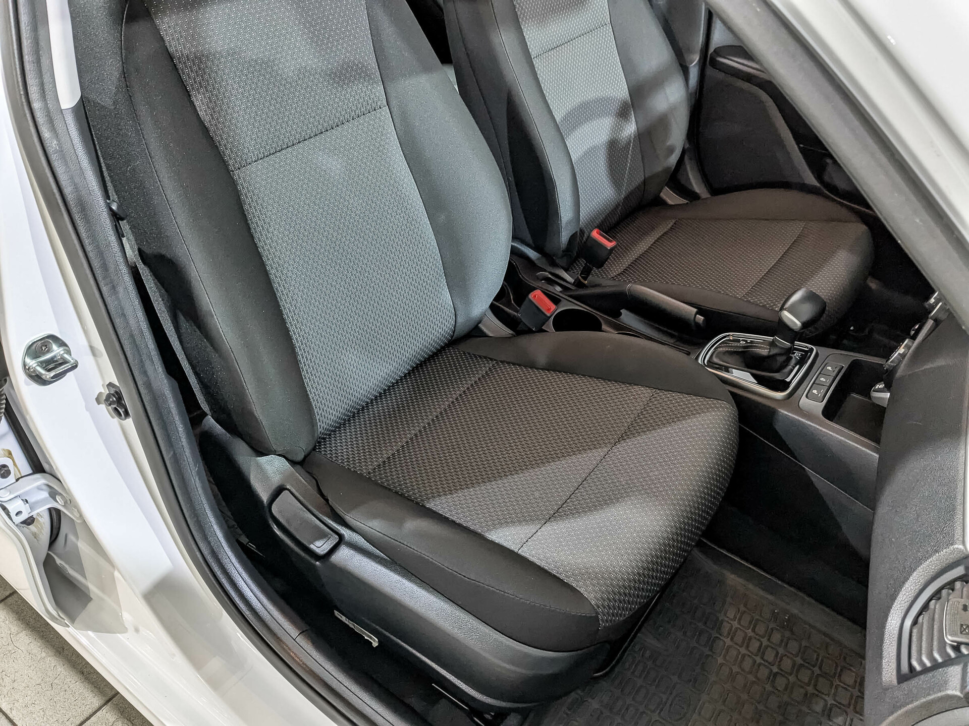 KIA Rio 1.60 (123 л.с), автомат, 2021, пробег 35 810 км