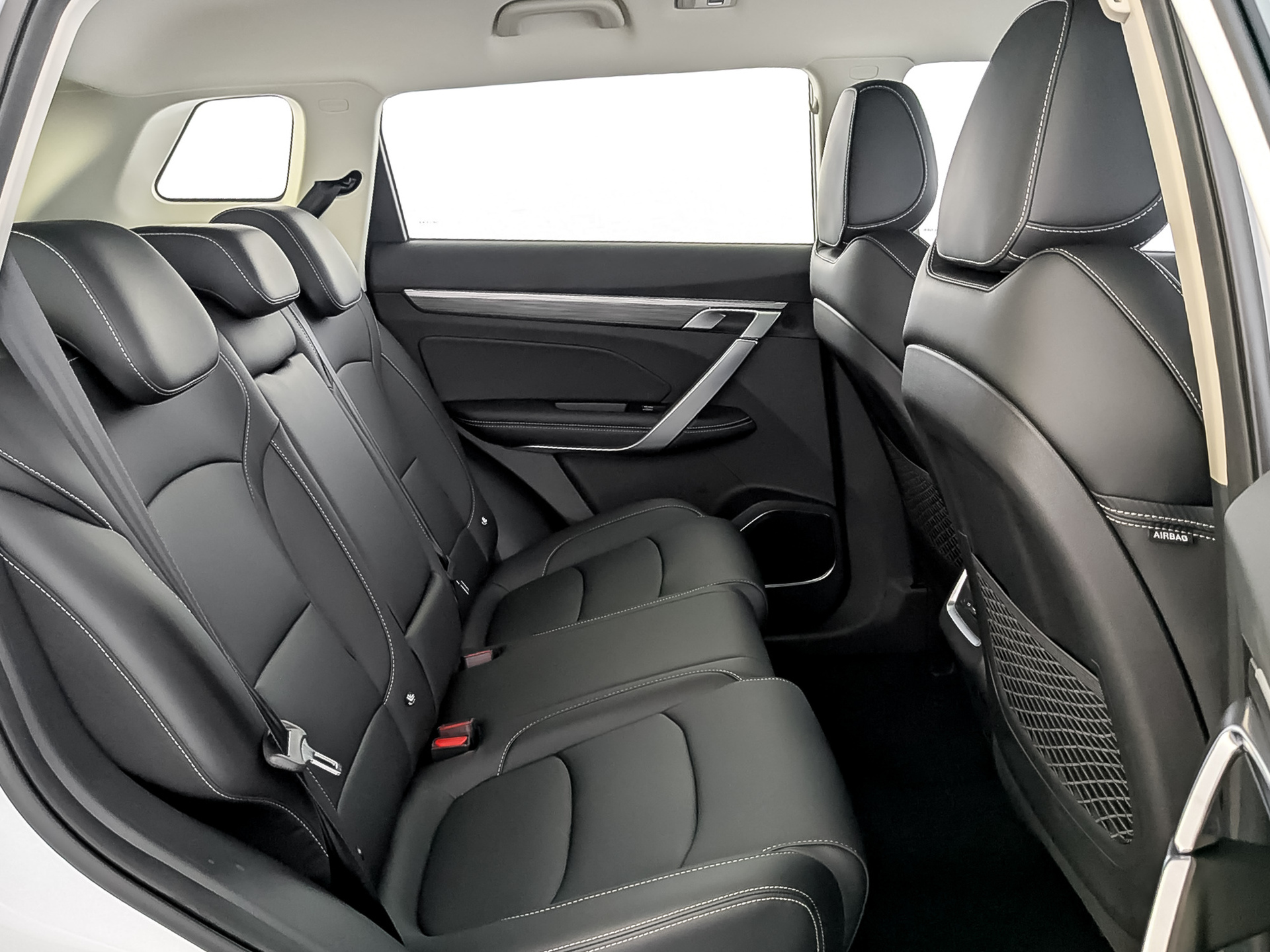 Фото Belgee X70 FL Prestige 1.5T/150 7RT 4WD