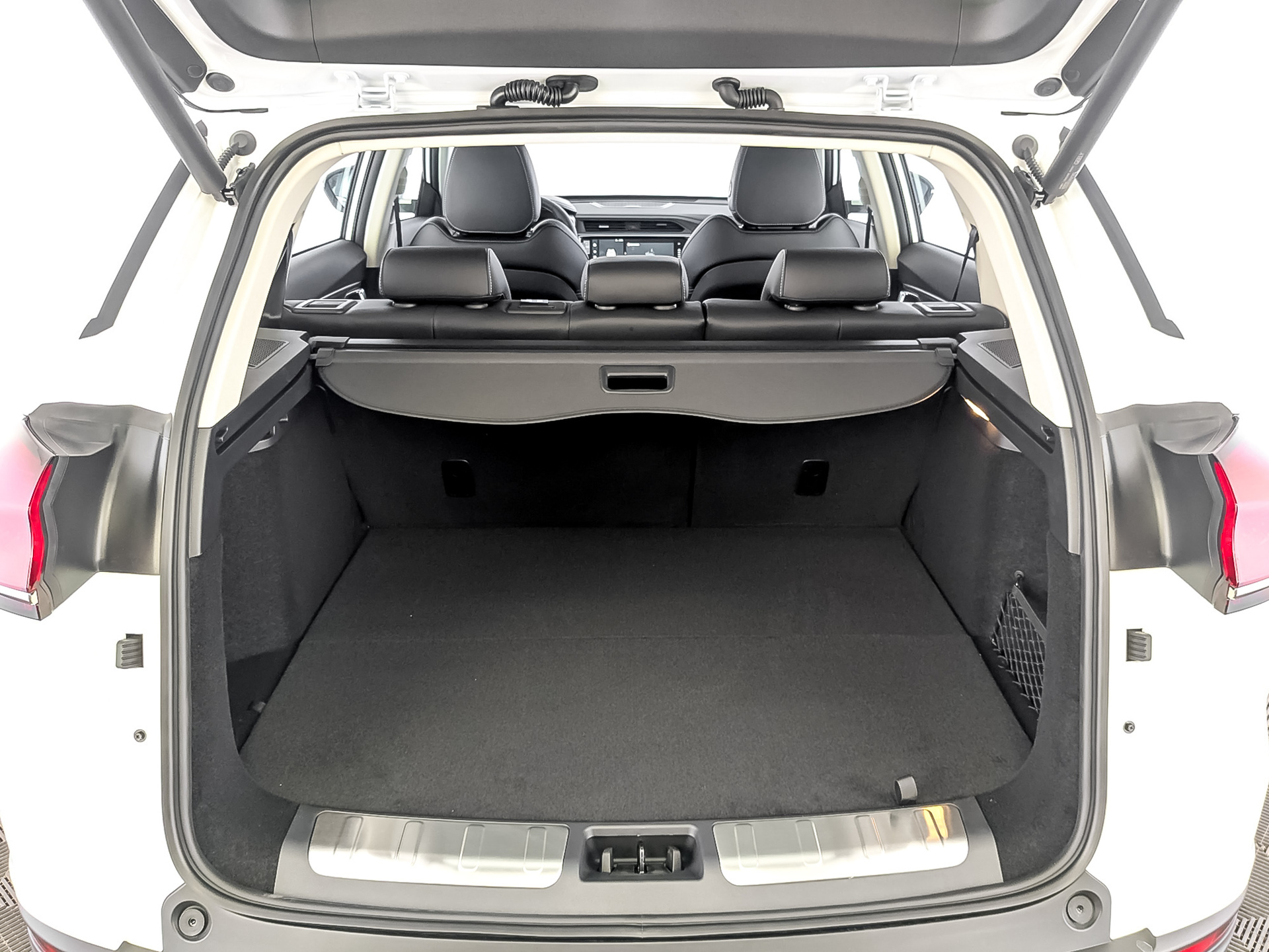 Фото Belgee X70 FL Prestige 1.5T/150 7RT 4WD