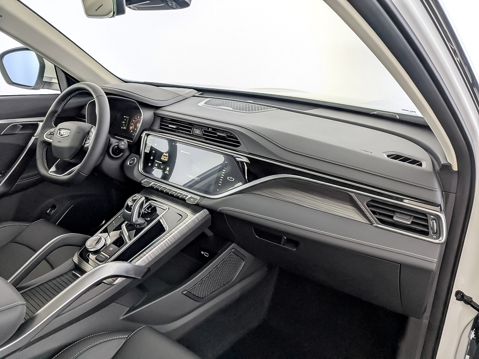 Фото Belgee X70 FL Prestige 1.5T/150 7RT 4WD