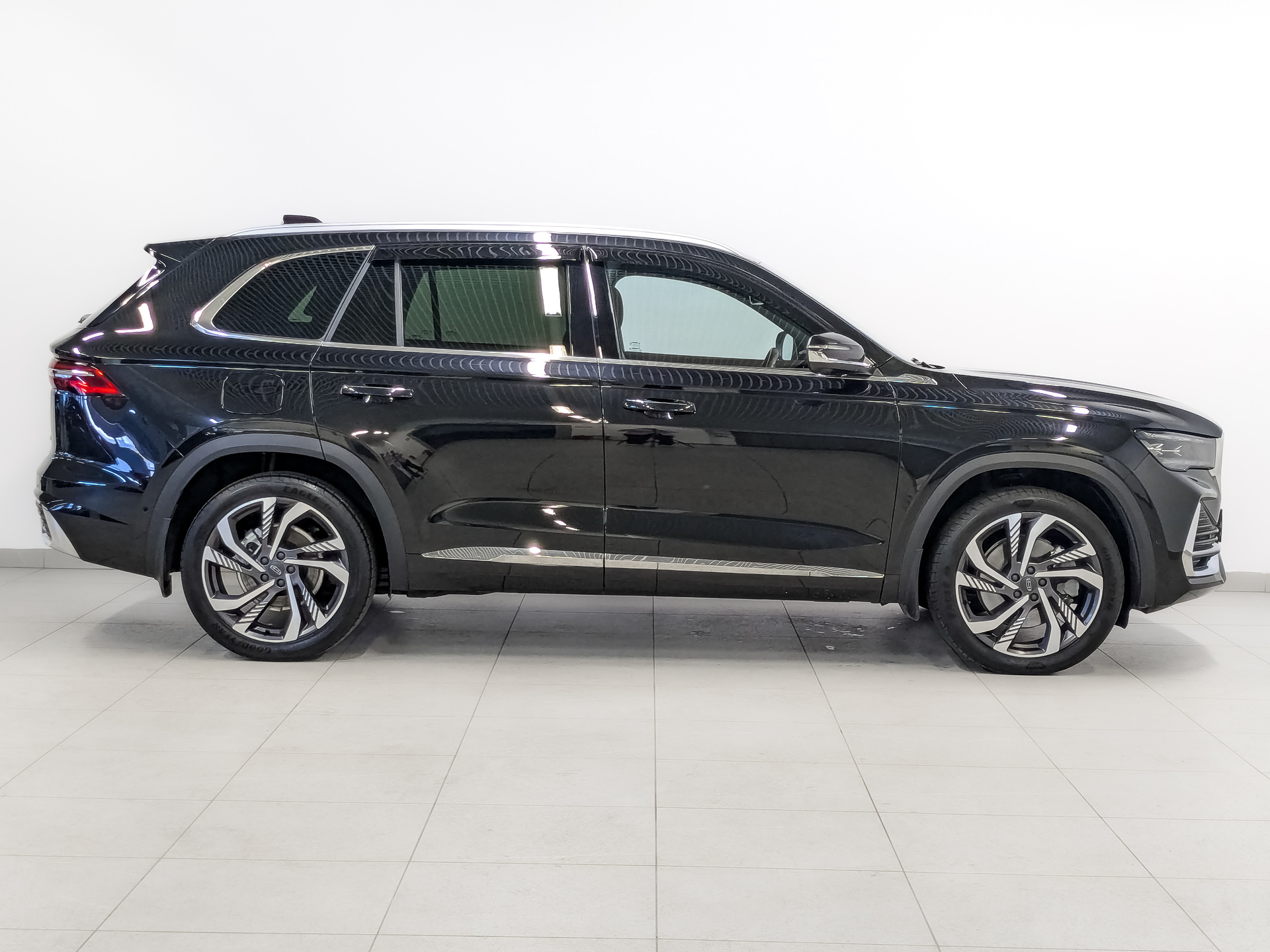 GEELY Monjaro 2.00 (238 л.с), автомат, 2023, пробег 37 140 км