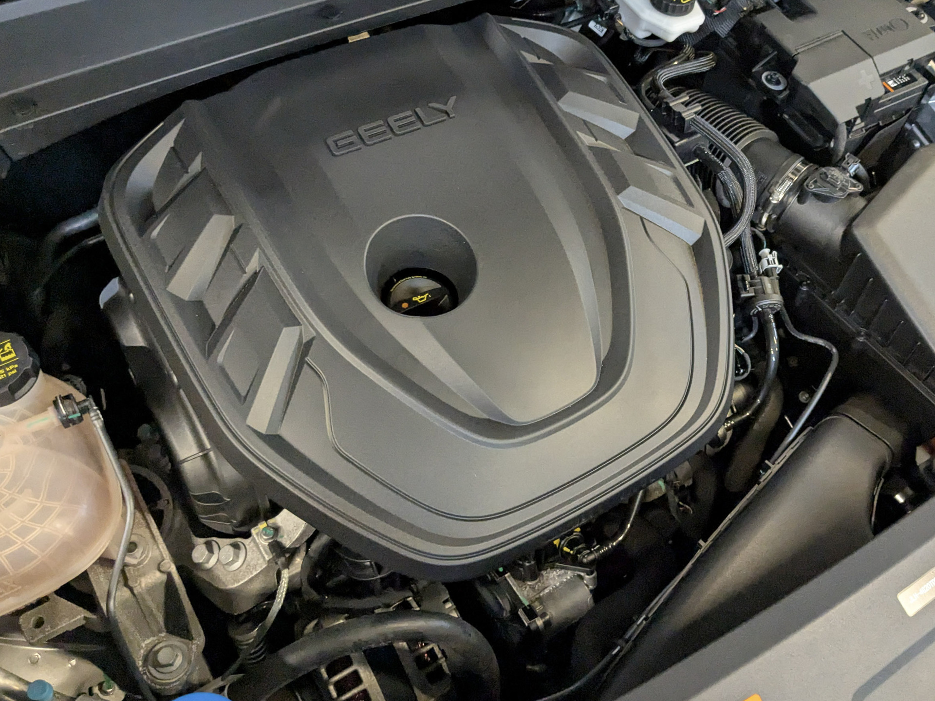 GEELY Monjaro 2.00 (238 л.с), автомат, 2023, пробег 37 140 км