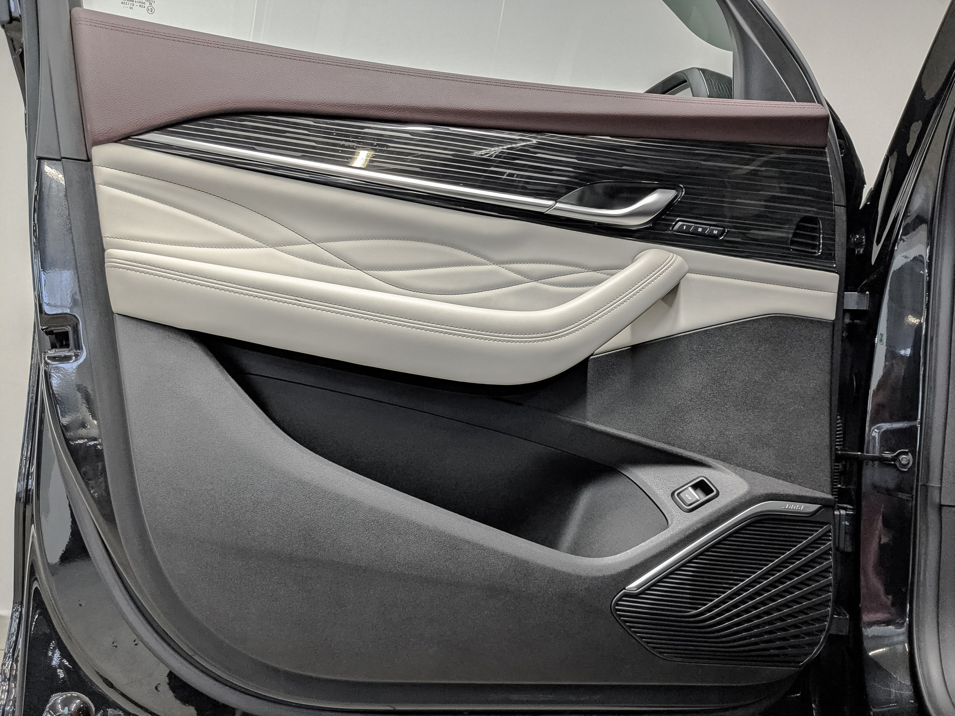 GEELY Monjaro 2.00 (238 л.с), автомат, 2023, пробег 37 140 км