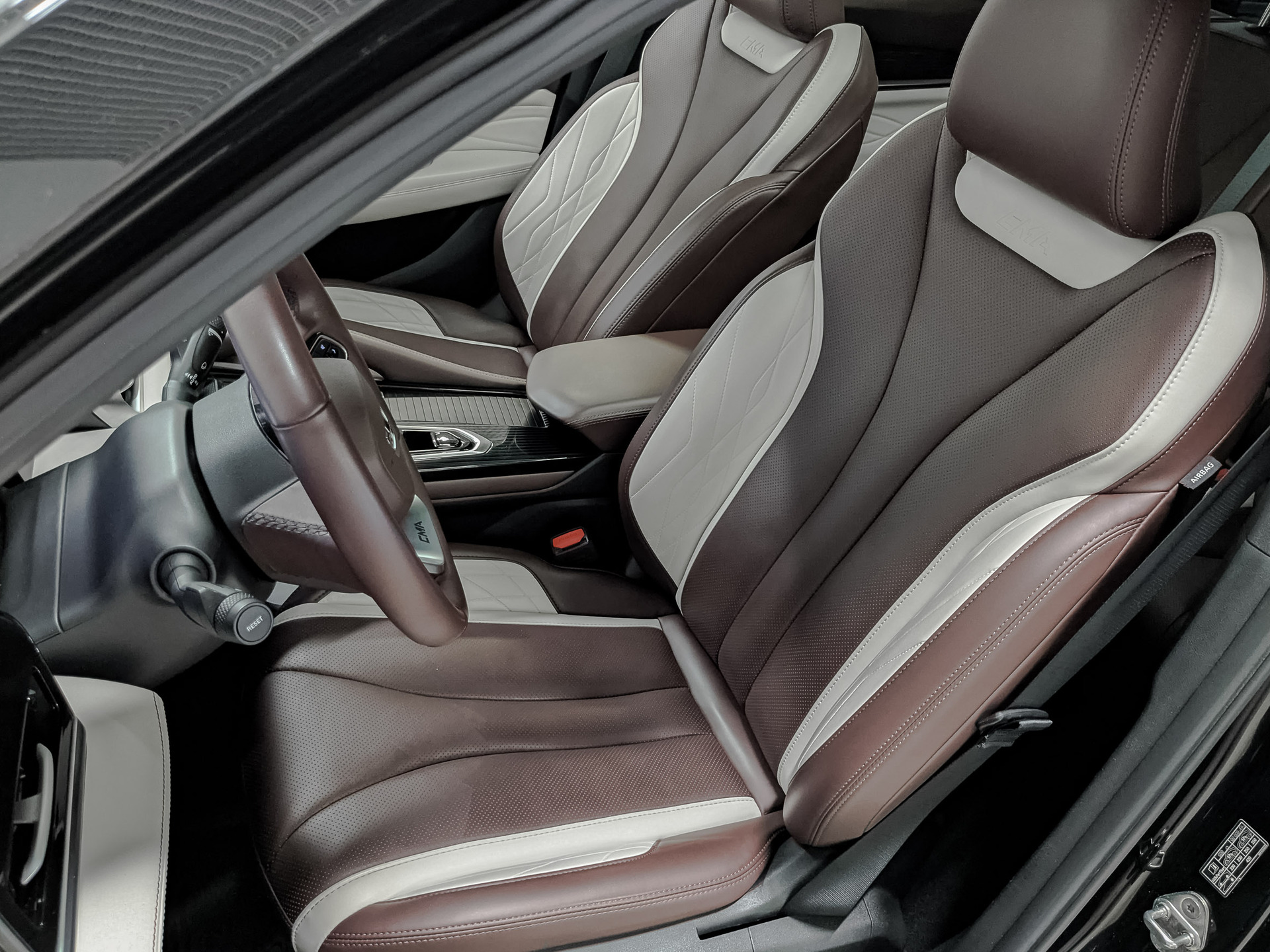 GEELY Monjaro 2.00 (238 л.с), автомат, 2023, пробег 37 140 км