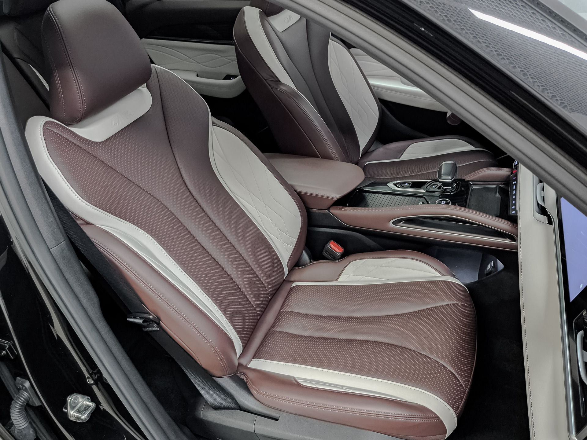 GEELY Monjaro 2.00 (238 л.с), автомат, 2023, пробег 37 140 км