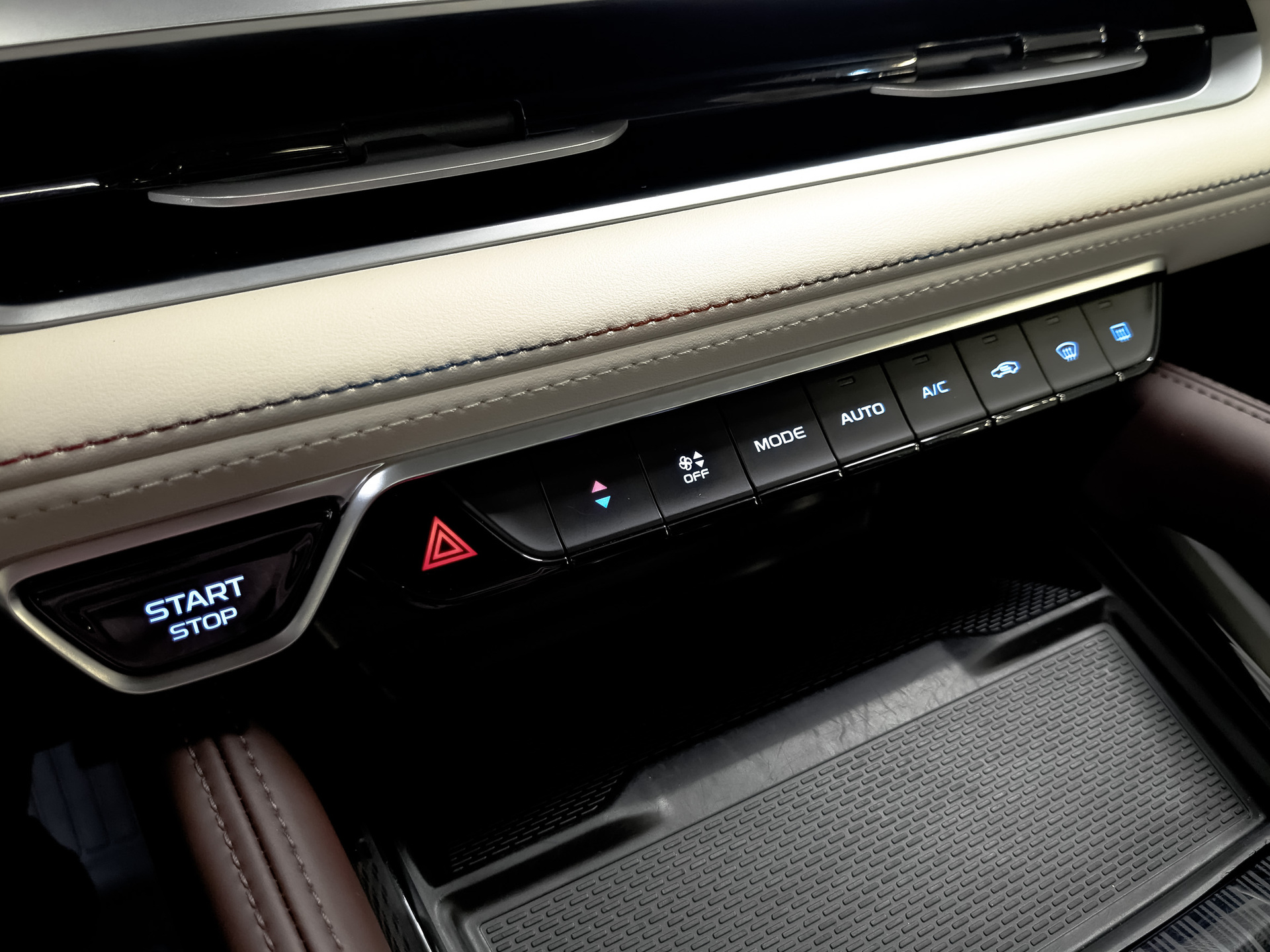 GEELY Monjaro 2.00 (238 л.с), автомат, 2023, пробег 37 140 км