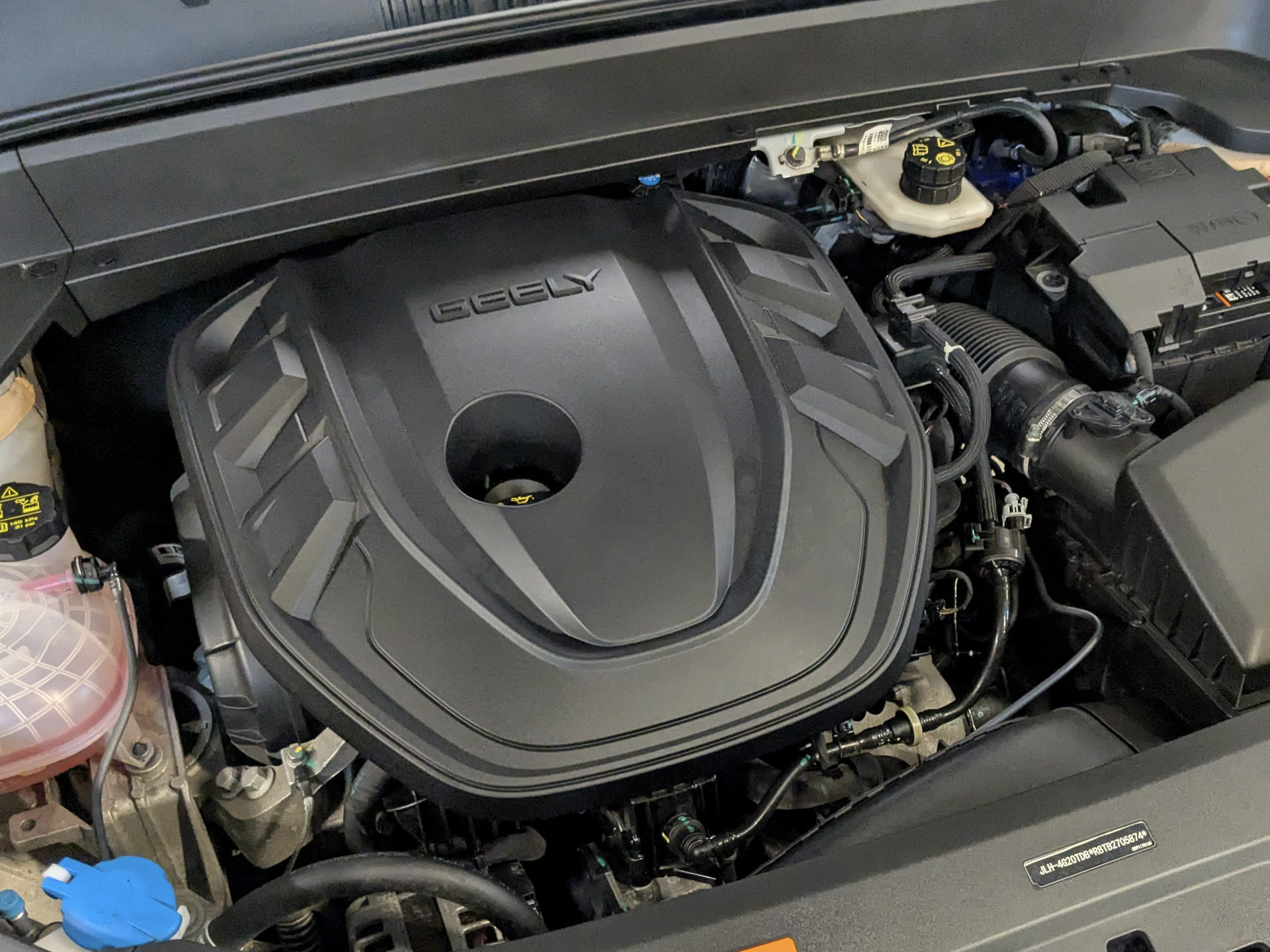 GEELY Monjaro 2.00 (238 л.с), автомат, 2024, пробег 20 359 км