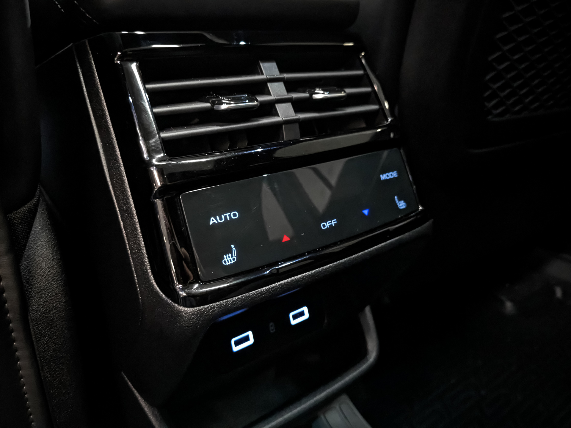 GEELY Monjaro 2.00 (238 л.с), автомат, 2024, пробег 20 359 км