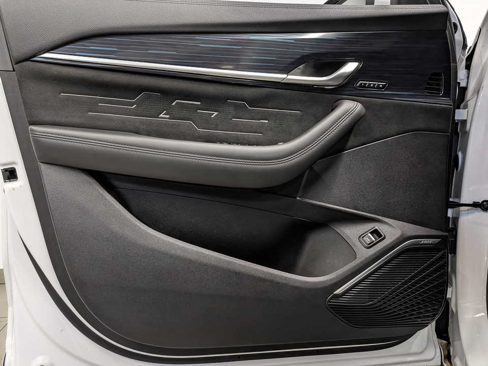 Фото Geely Monjaro с пробегом 20 359 км