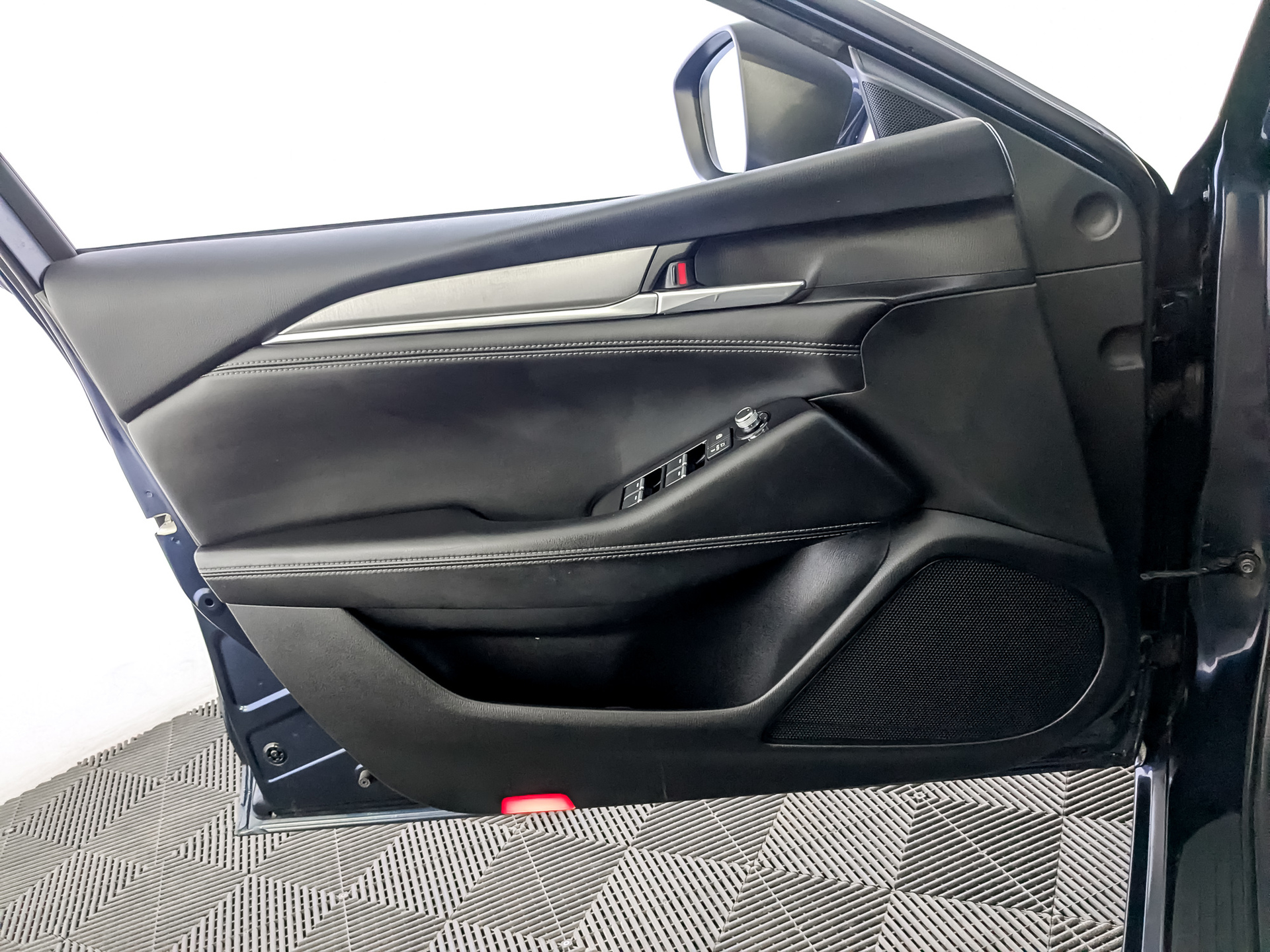 MAZDA 6 2.00 (150 л.с), автомат, 2021, пробег 132 287 км