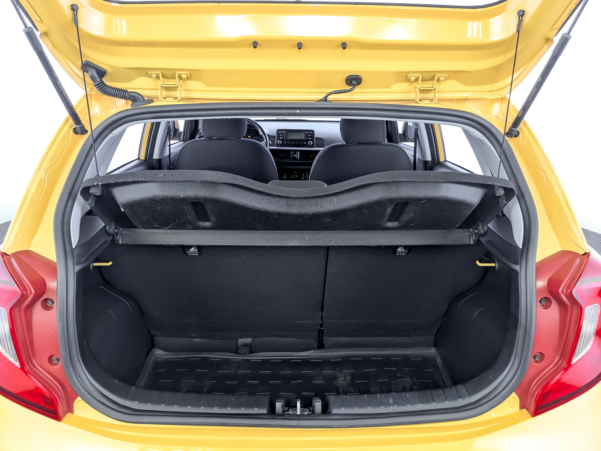 KIA Picanto 1.00 (67 л.с), автомат, 2022, пробег 27 500 км