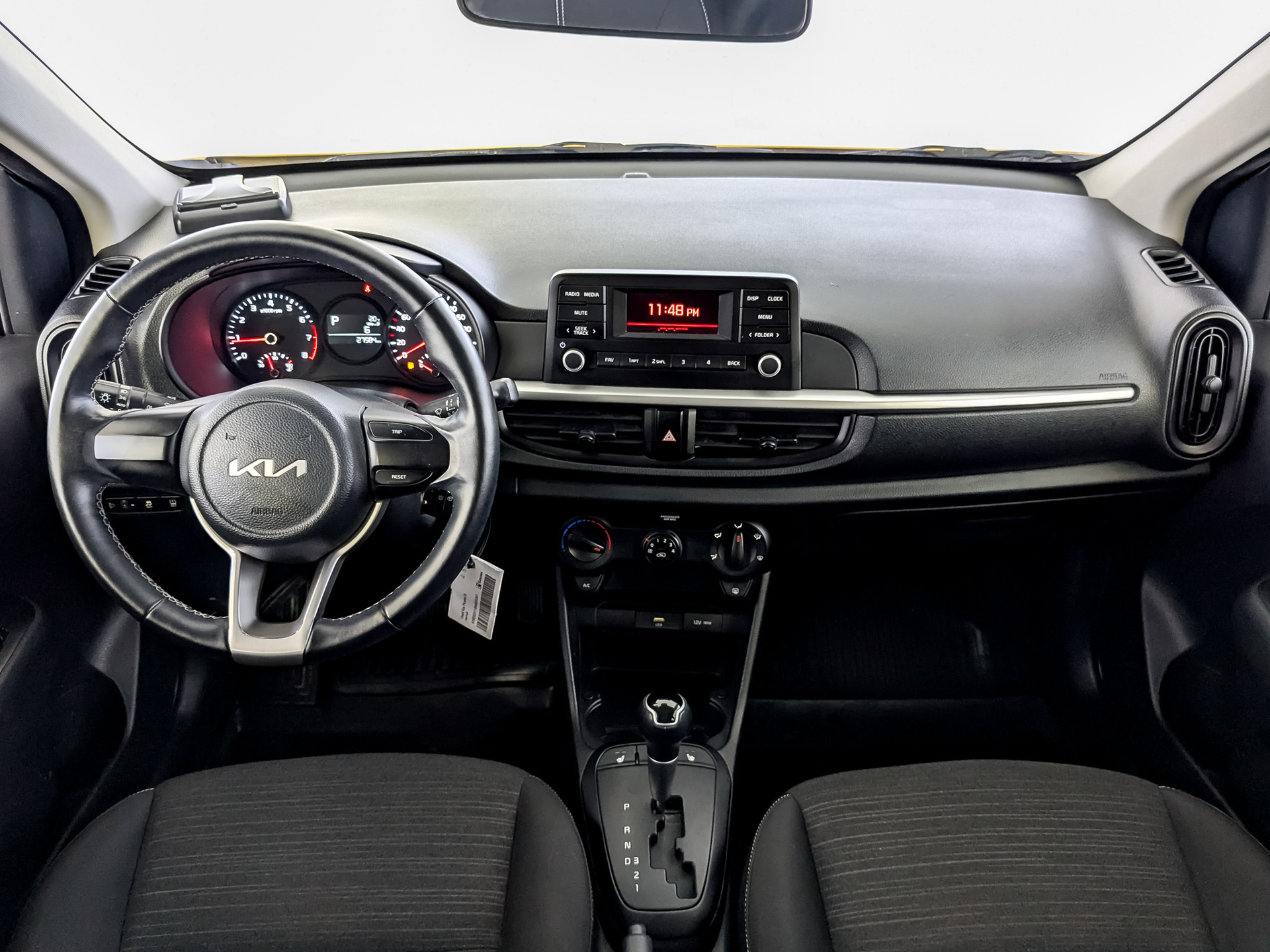 KIA Picanto 1.00 (67 л.с), автомат, 2022, пробег 27 500 км