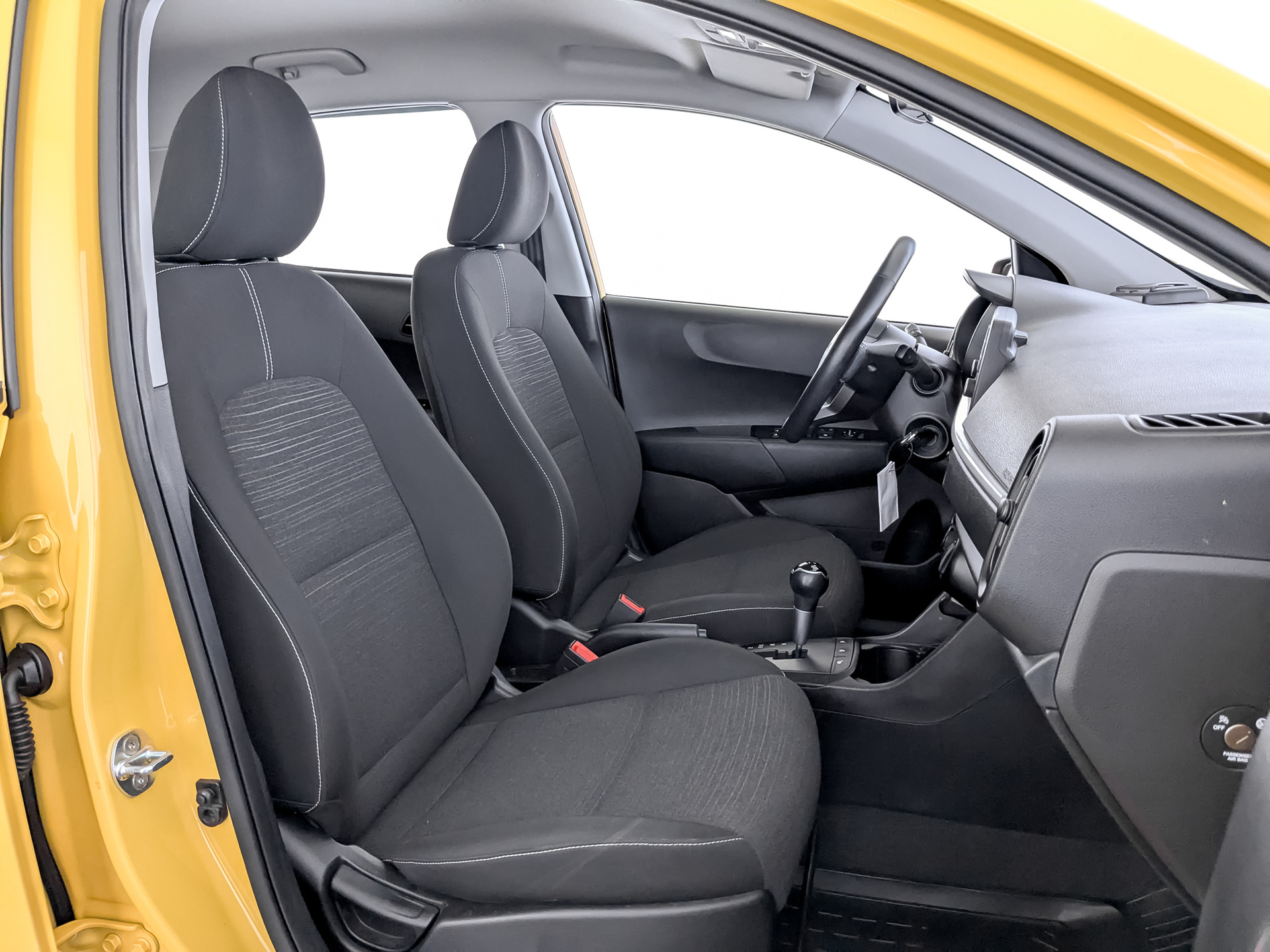 KIA Picanto 1.00 (67 л.с), автомат, 2022, пробег 27 500 км