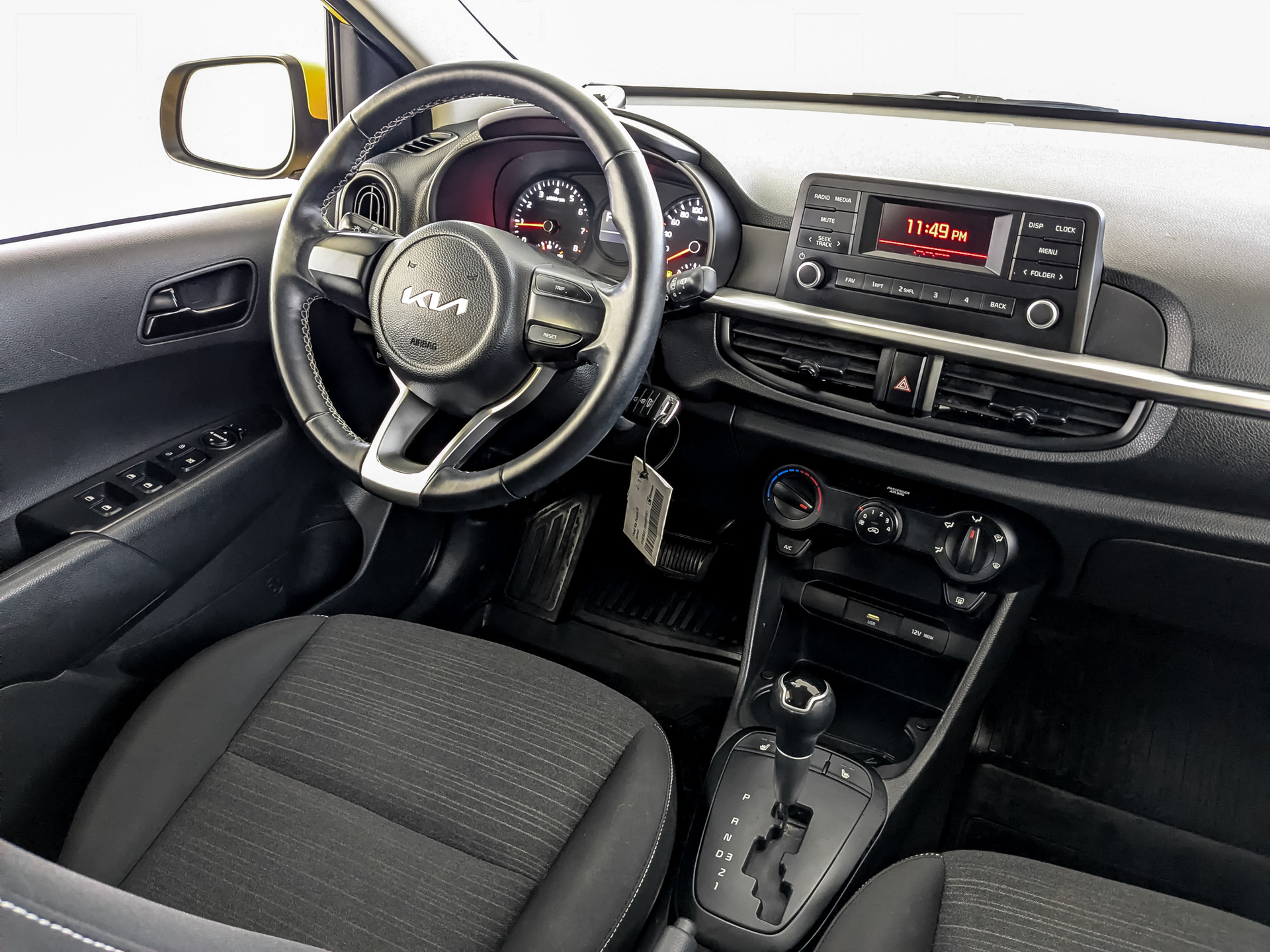KIA Picanto 1.00 (67 л.с), автомат, 2022, пробег 27 500 км