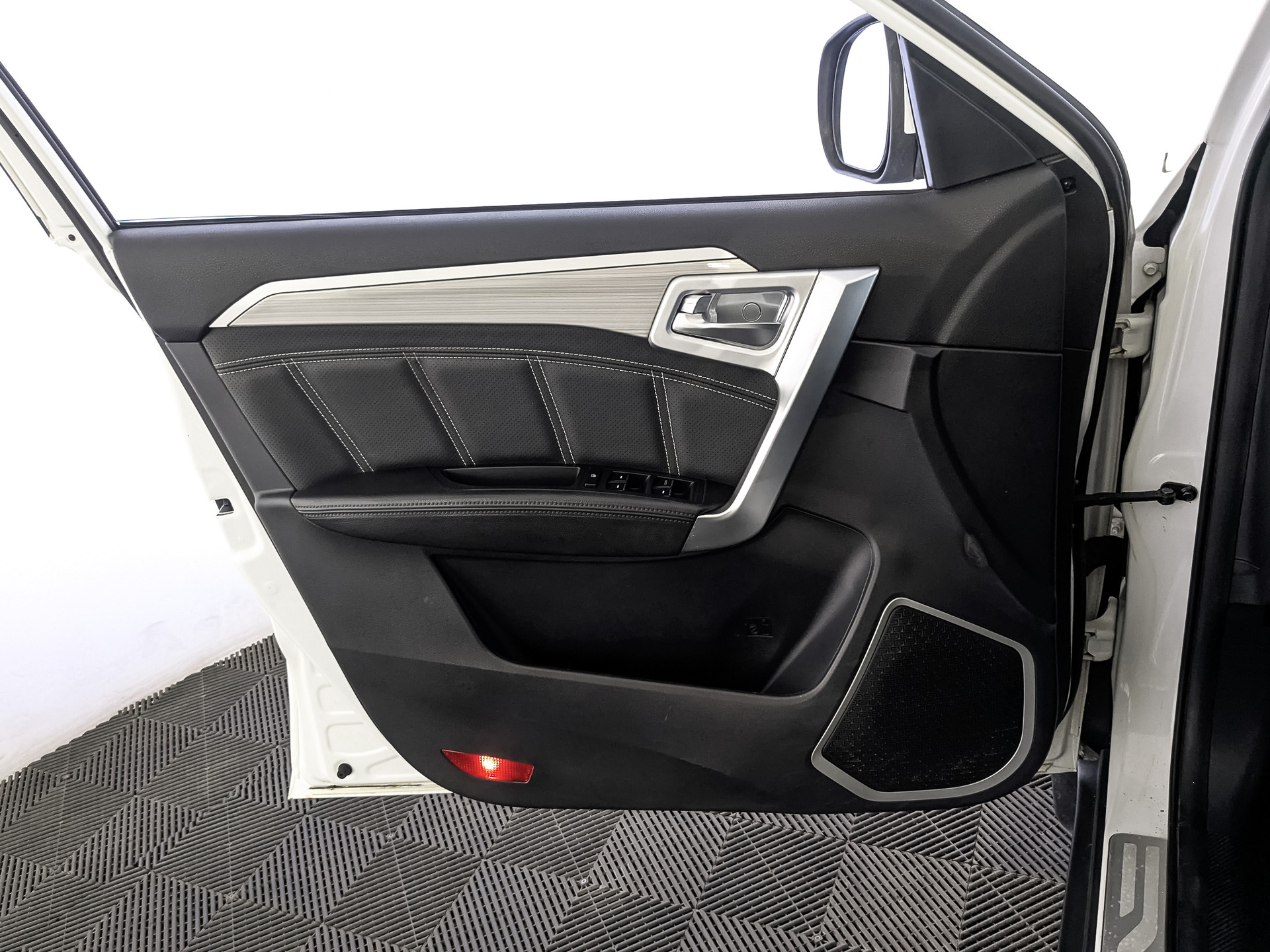 GEELY Emgrand X7 1.80 (131 л.с), механическая, 2019, пробег 141 417 км