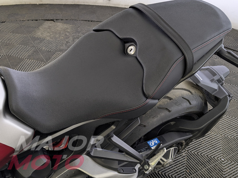 Honda CB 1000R - фото №11