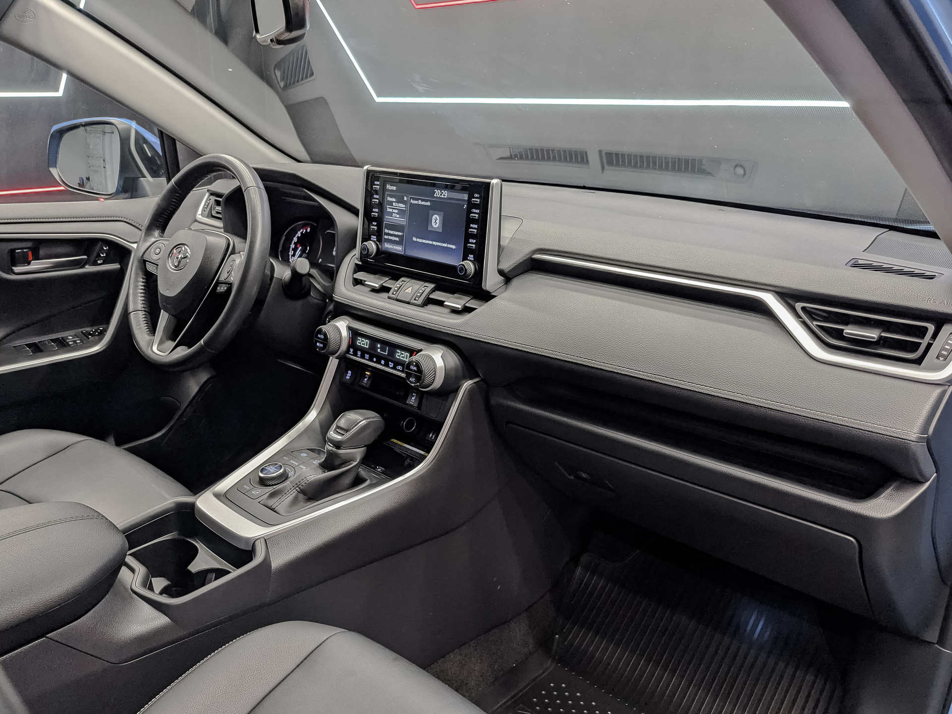TOYOTA Rav-4 2.00 (149 л.с), автомат, 2020, пробег 69 622 км