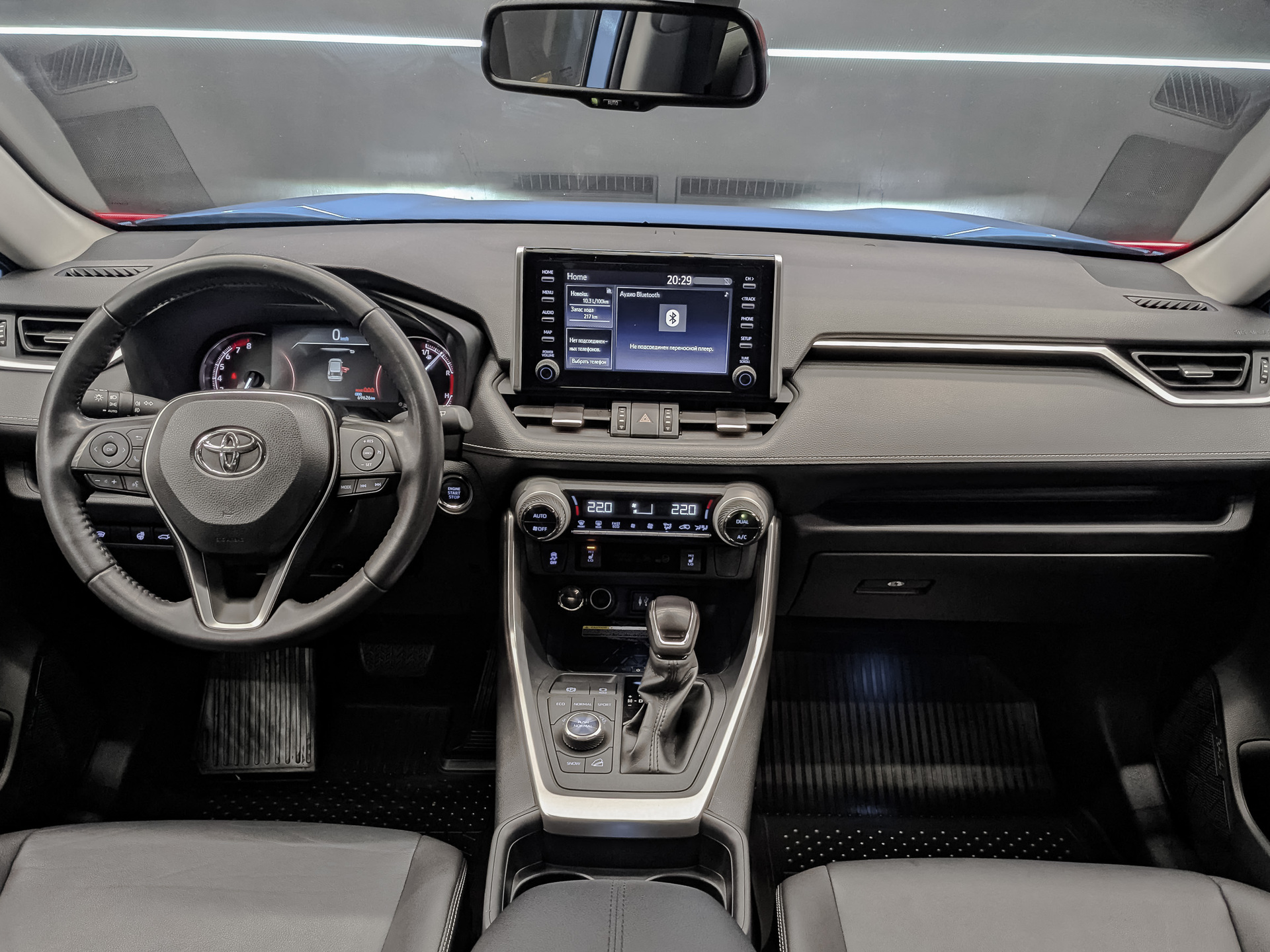 TOYOTA Rav-4 2.00 (149 л.с), автомат, 2020, пробег 69 622 км
