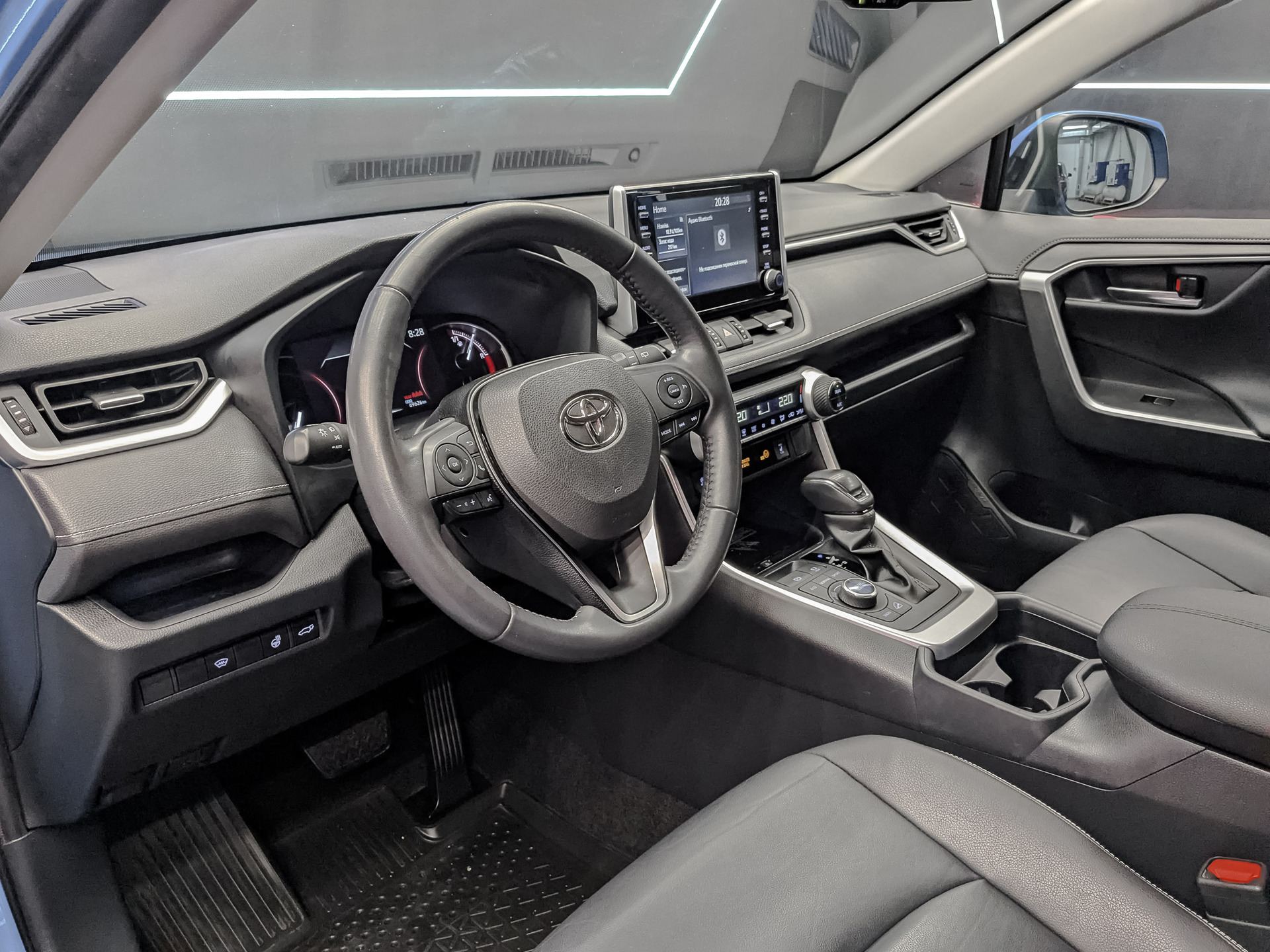 TOYOTA Rav-4 2.00 (149 л.с), автомат, 2020, пробег 69 622 км