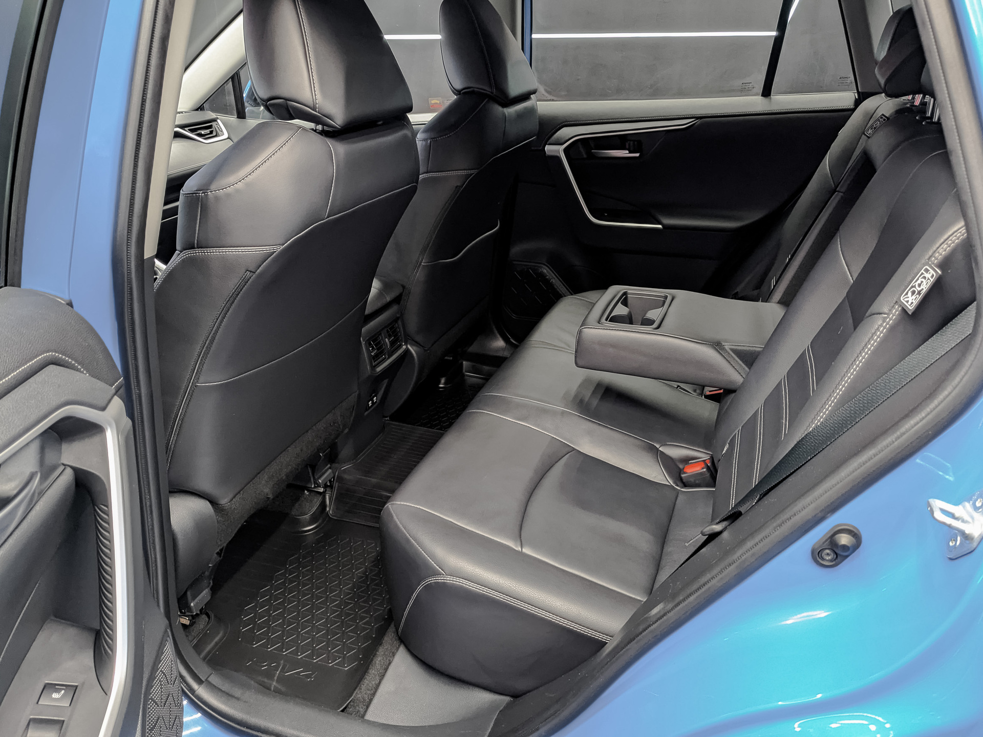 TOYOTA Rav-4 2.00 (149 л.с), автомат, 2020, пробег 69 622 км