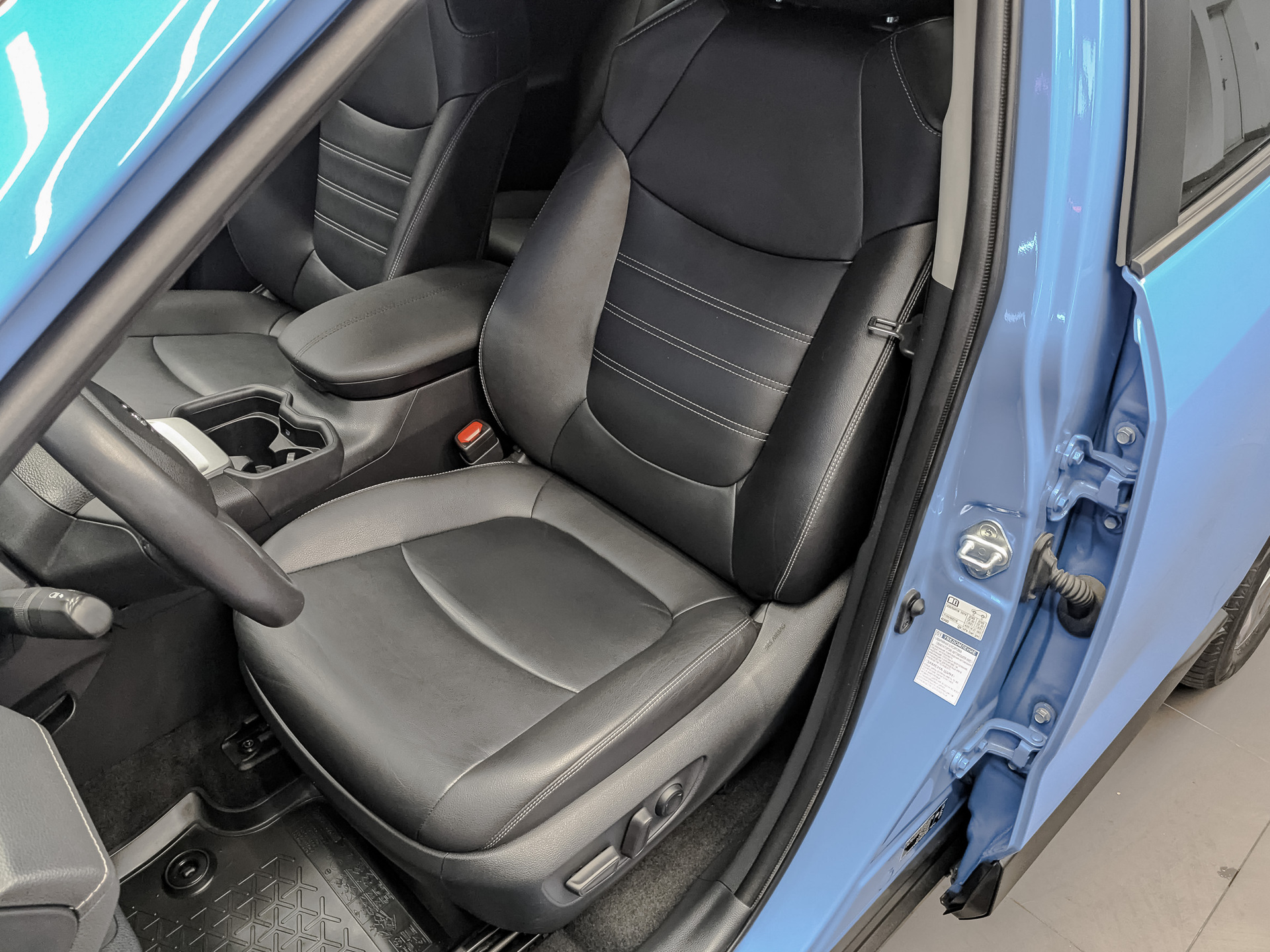 TOYOTA Rav-4 2.00 (149 л.с), автомат, 2020, пробег 69 622 км