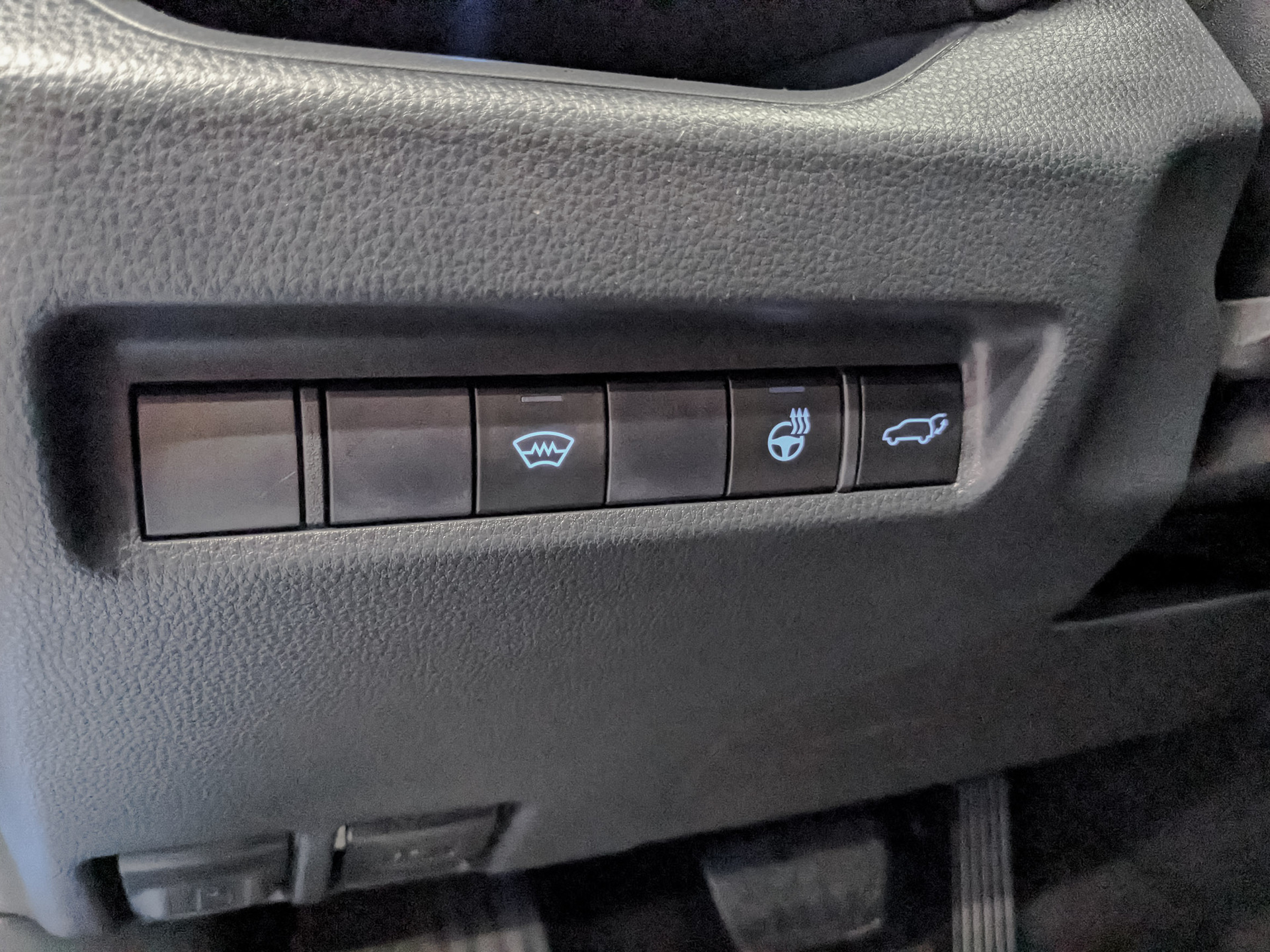 TOYOTA Rav-4 2.00 (149 л.с), автомат, 2020, пробег 69 622 км