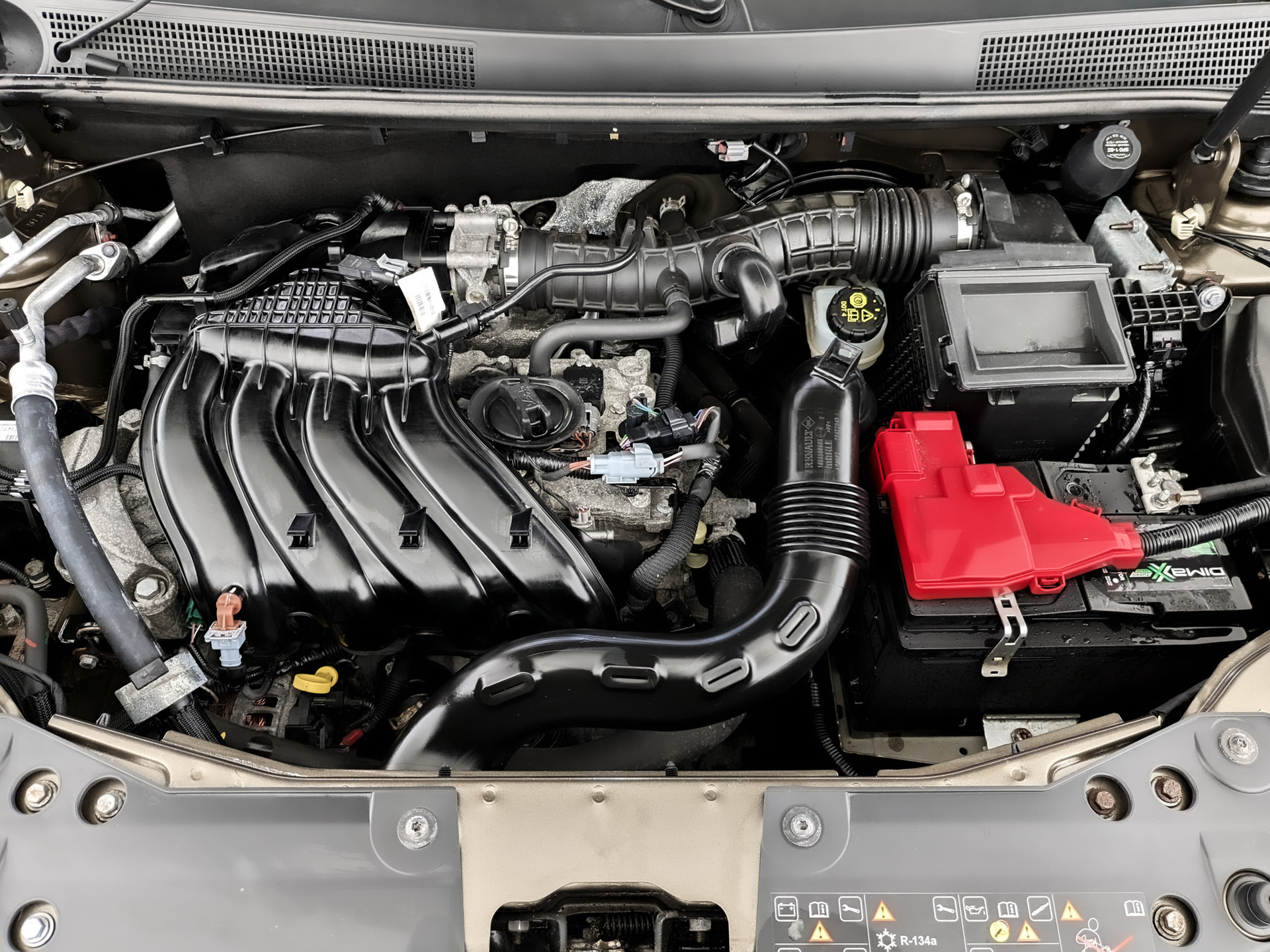 RENAULT Duster 1.60 (114 л.с), механическая, 2022, пробег 52 000 км