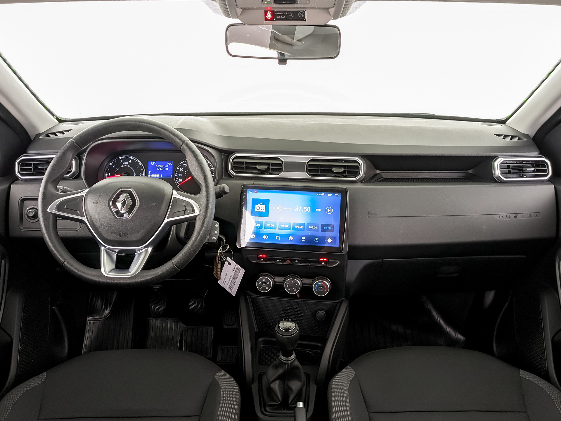 RENAULT Duster 1.60 (114 л.с), механическая, 2022, пробег 52 000 км