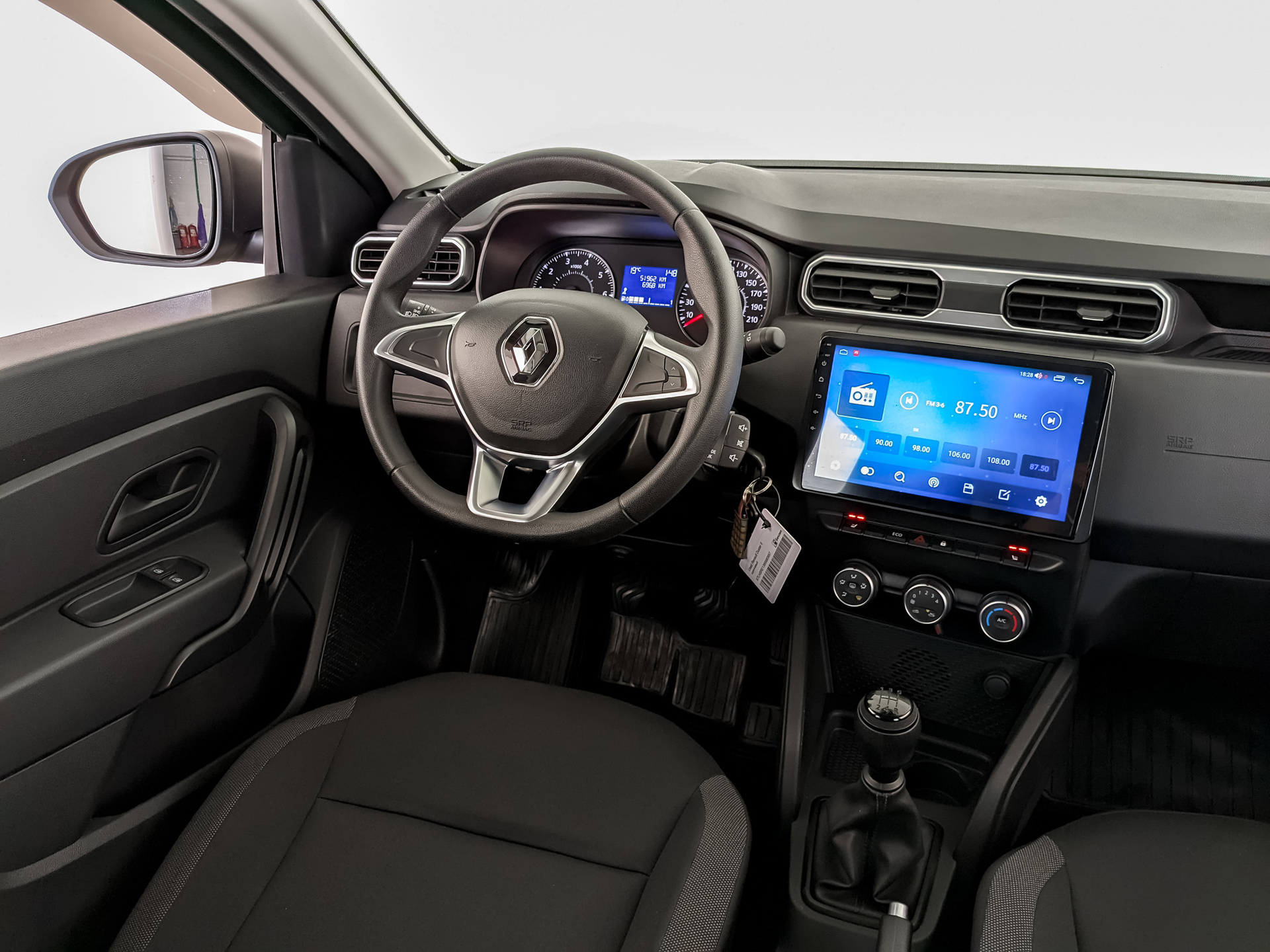 RENAULT Duster 1.60 (114 л.с), механическая, 2022, пробег 52 000 км
