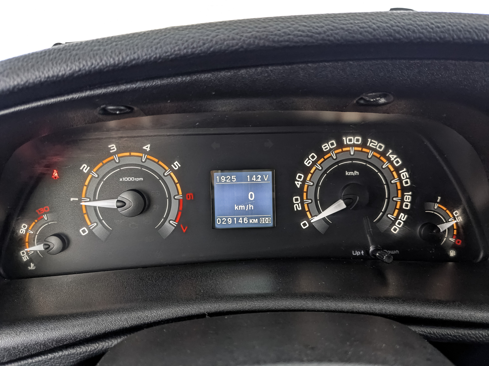 LADA Niva Travel 1.70 (83 л.с), механическая, 2024, пробег 29 147 км
