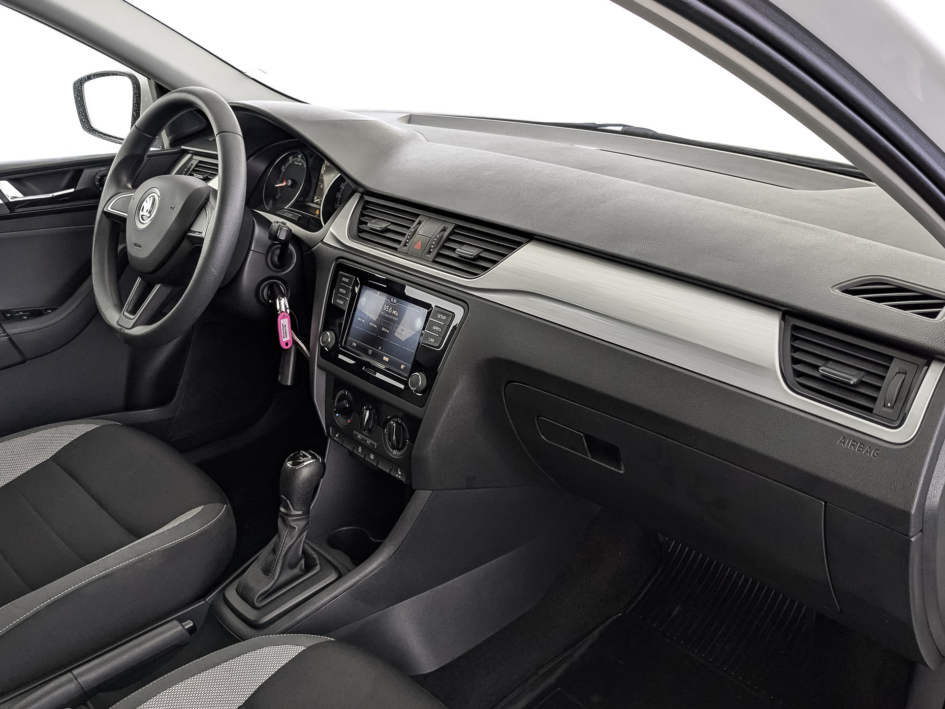 SKODA Rapid 1.60 (110 л.с), автомат, 2019, пробег 99 438 км